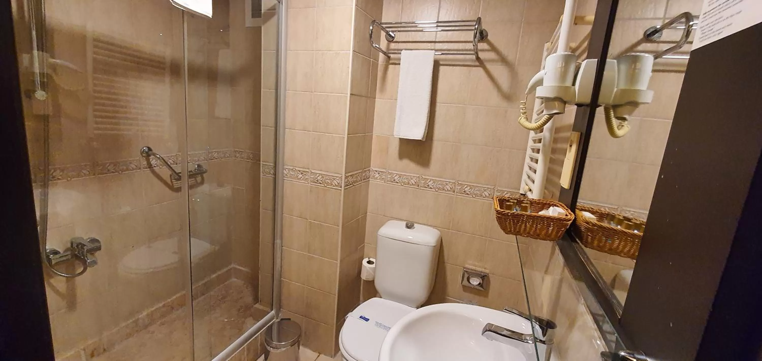 Shower in Ottoman Hotel Imperial-Special Category