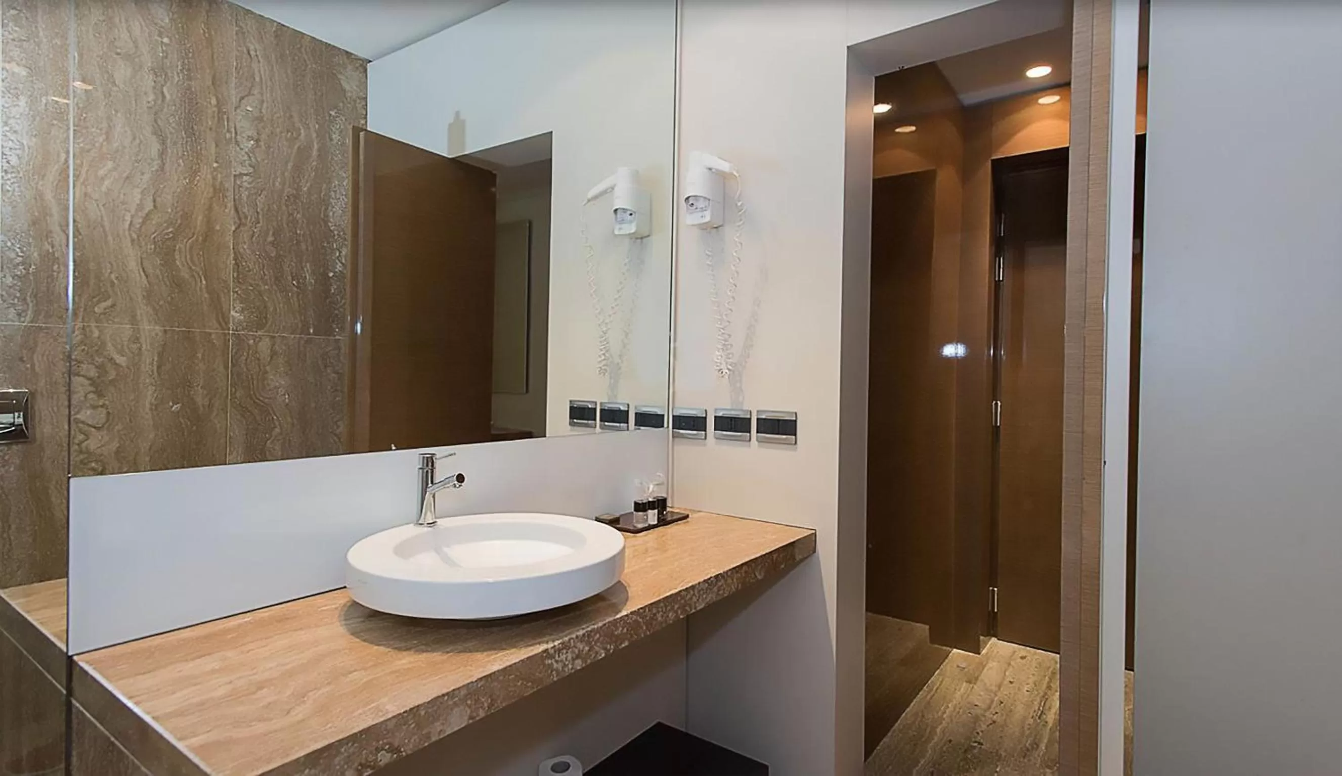 Bathroom in Hotel Romano House