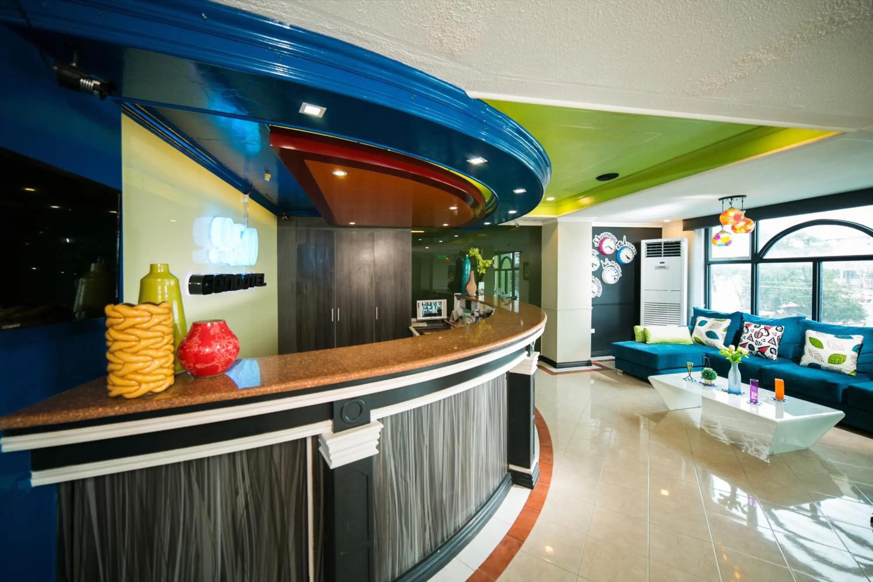 Lobby or reception, Lounge/Bar in 950 Condotel