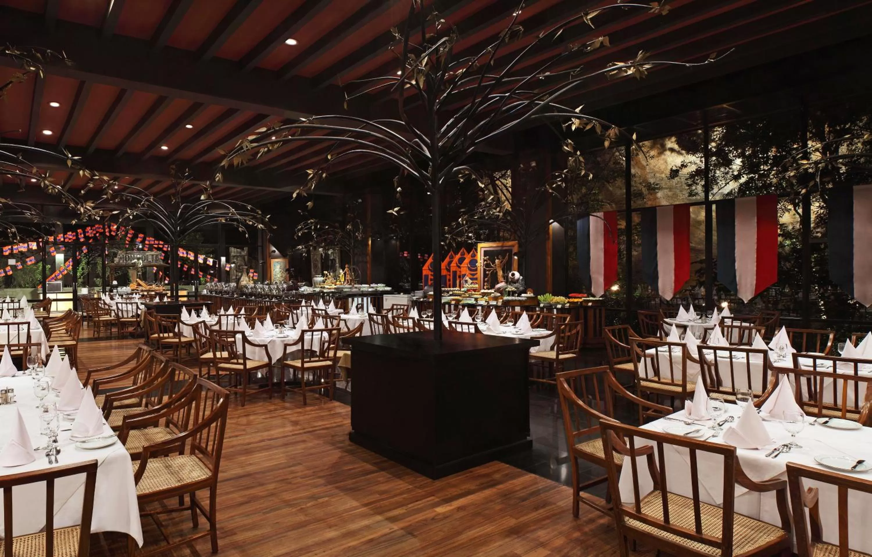 Restaurant/places to eat in Heritance Kandalama