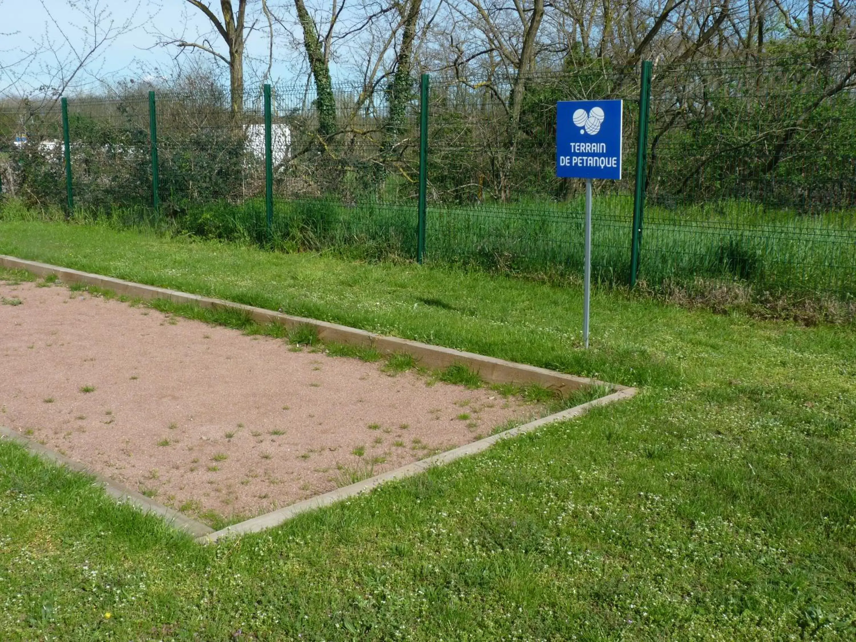 Garden in Ibis Budget Roanne Hôtel