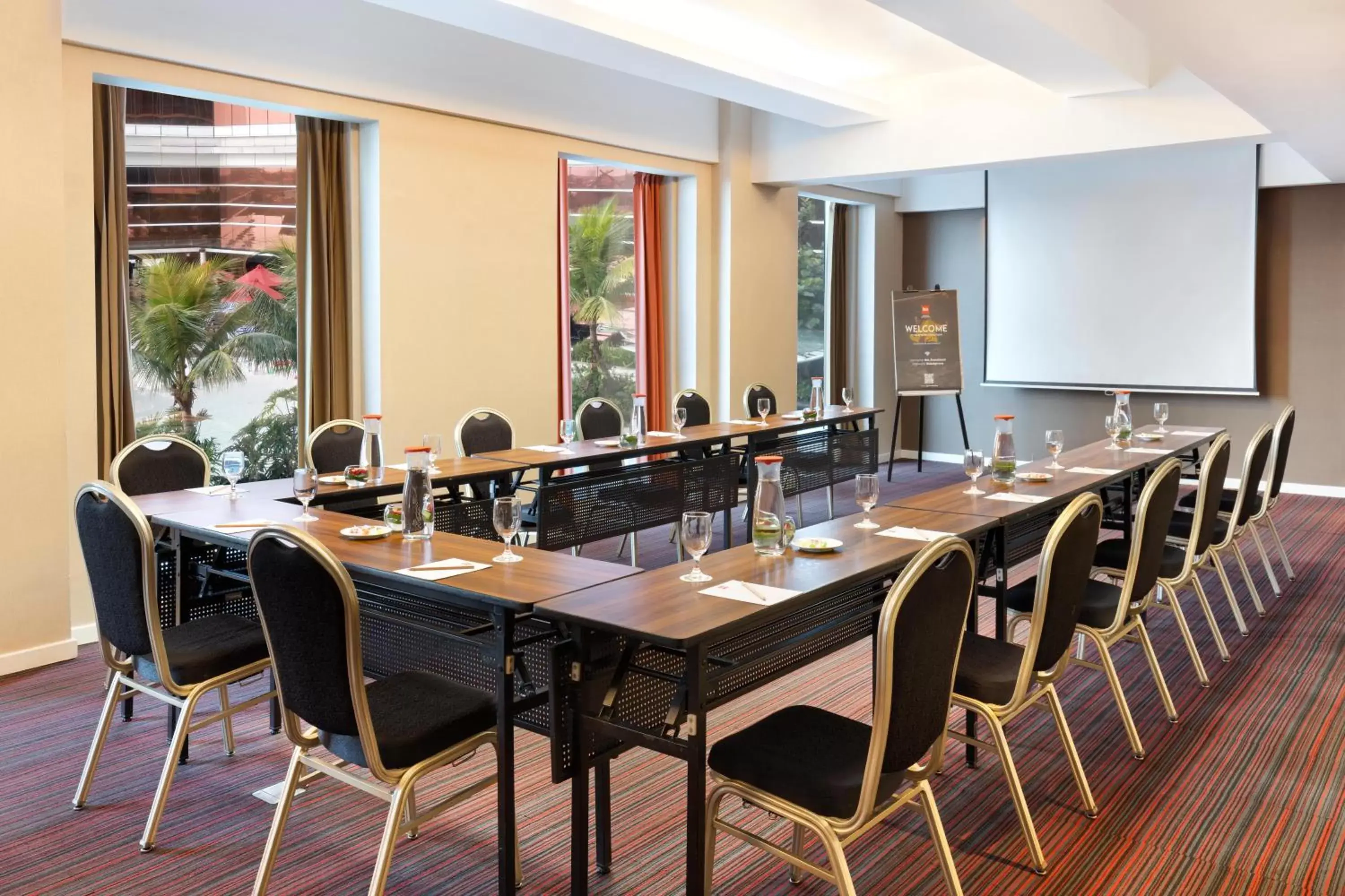 Business facilities in Ibis Bandung Trans Studio