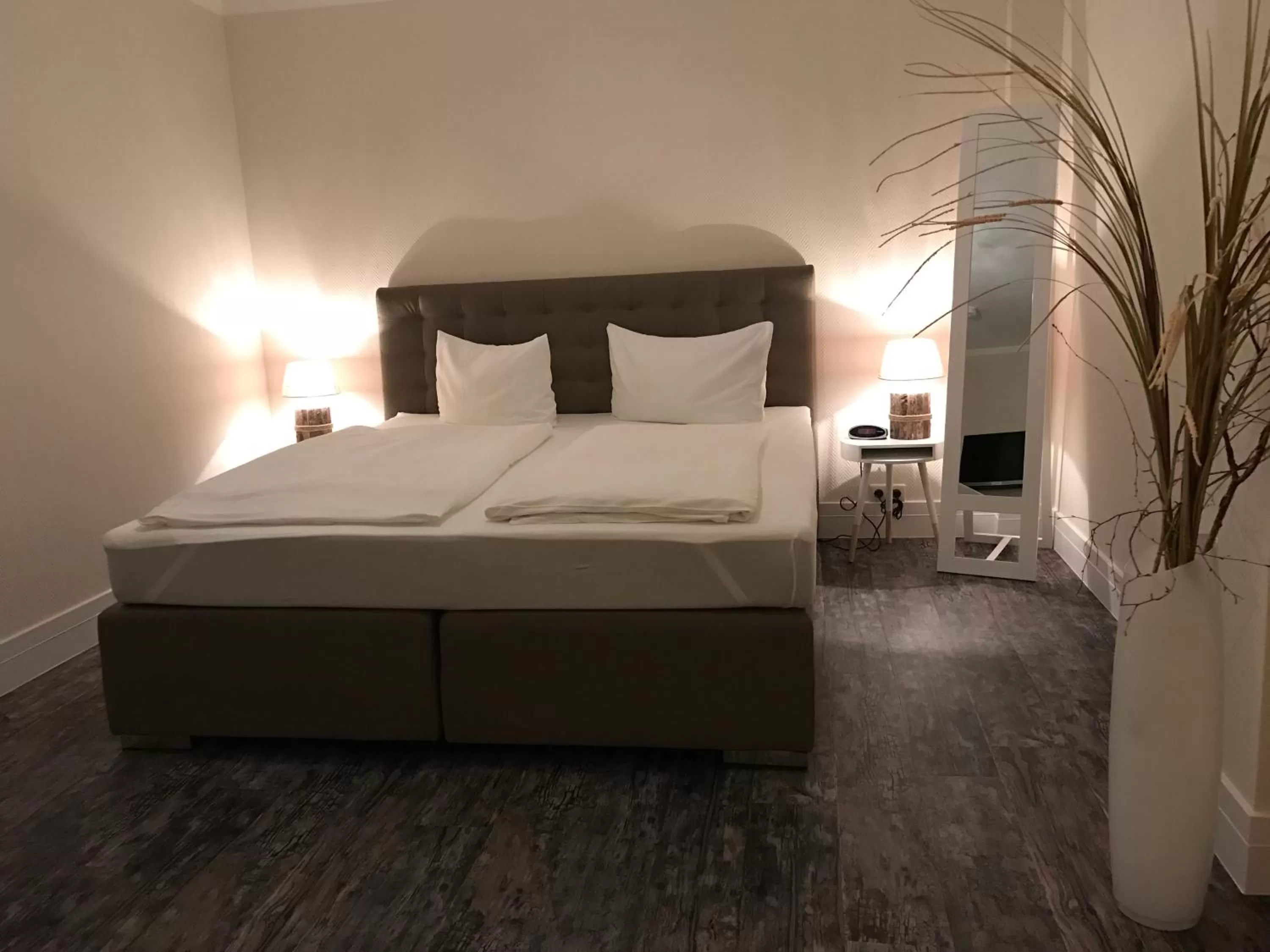 Photo of the whole room, Bed in Spree - Waldhotel Cottbus