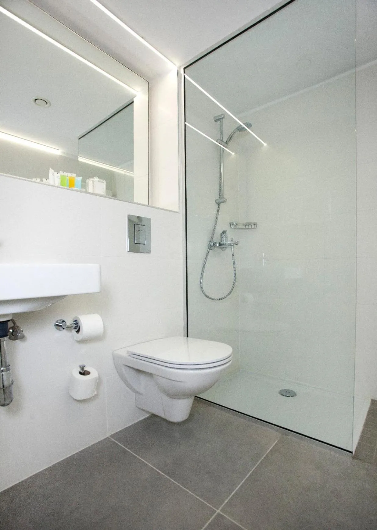 Toilet in Pefkos City Hotel