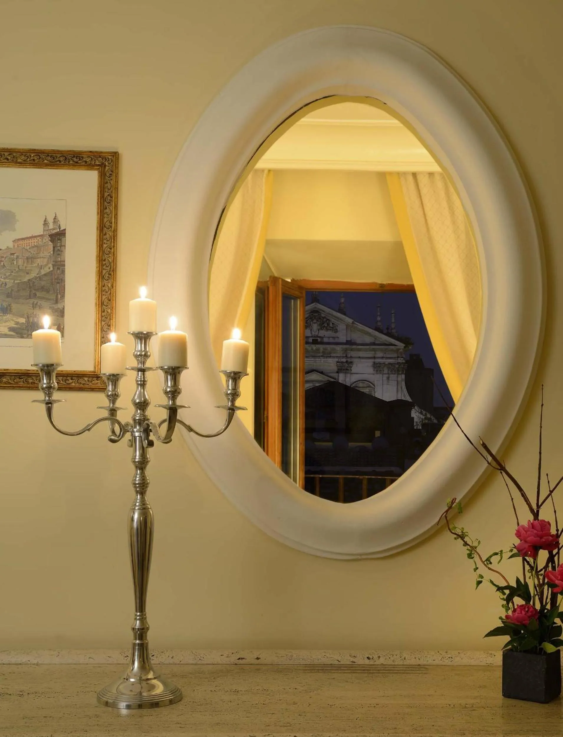 Decorative detail in Colonna Palace Hotel