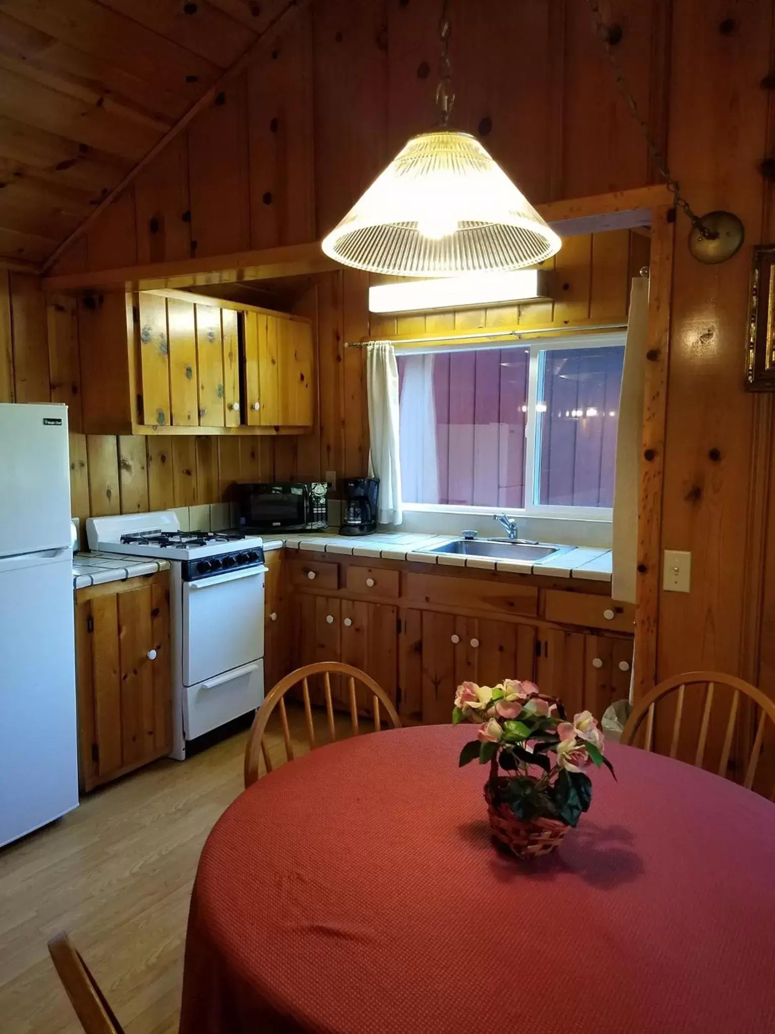 Kitchen or kitchenette, Kitchen/Kitchenette in Fern River Resort