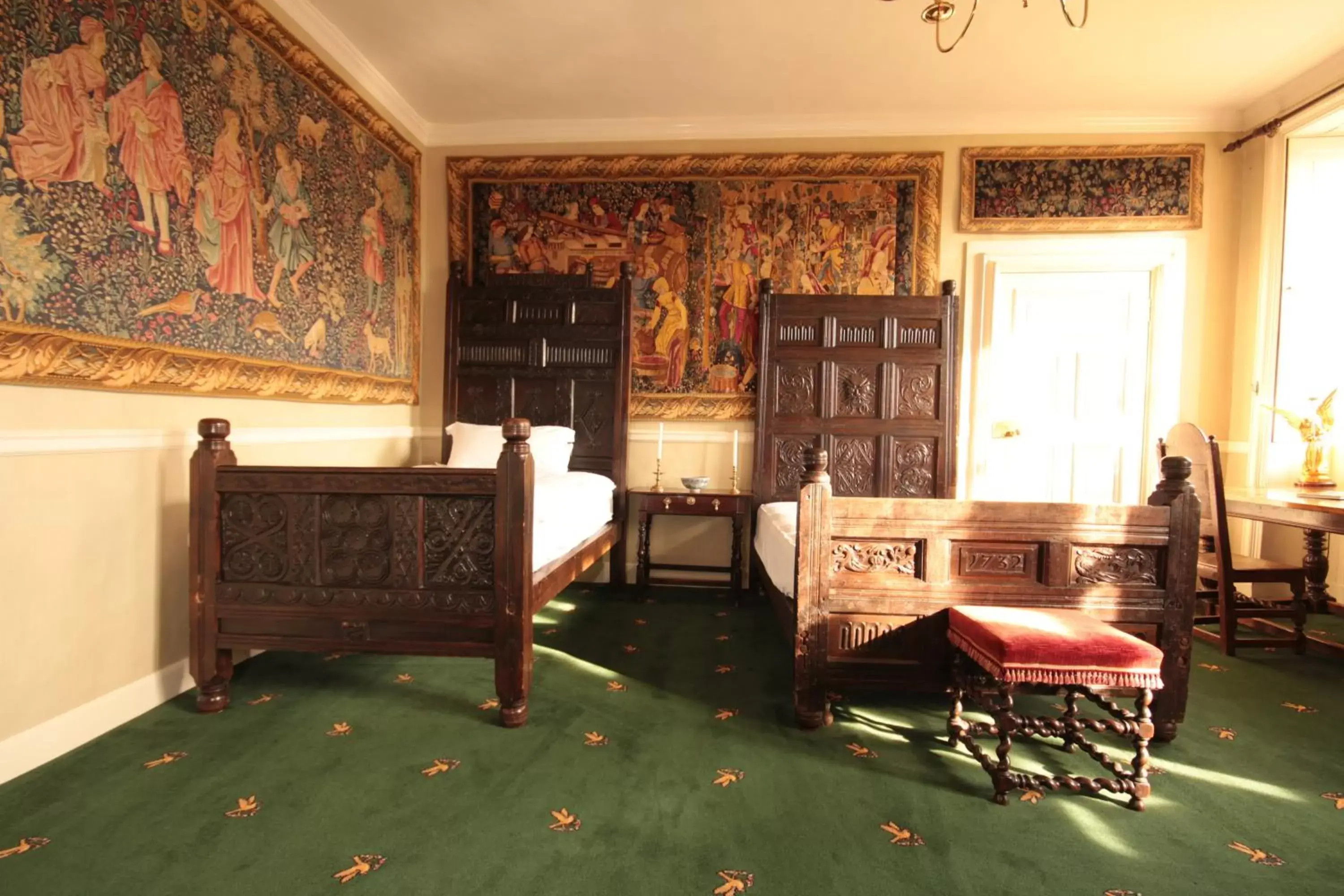 Bedroom, Seating Area in Appleby Castle