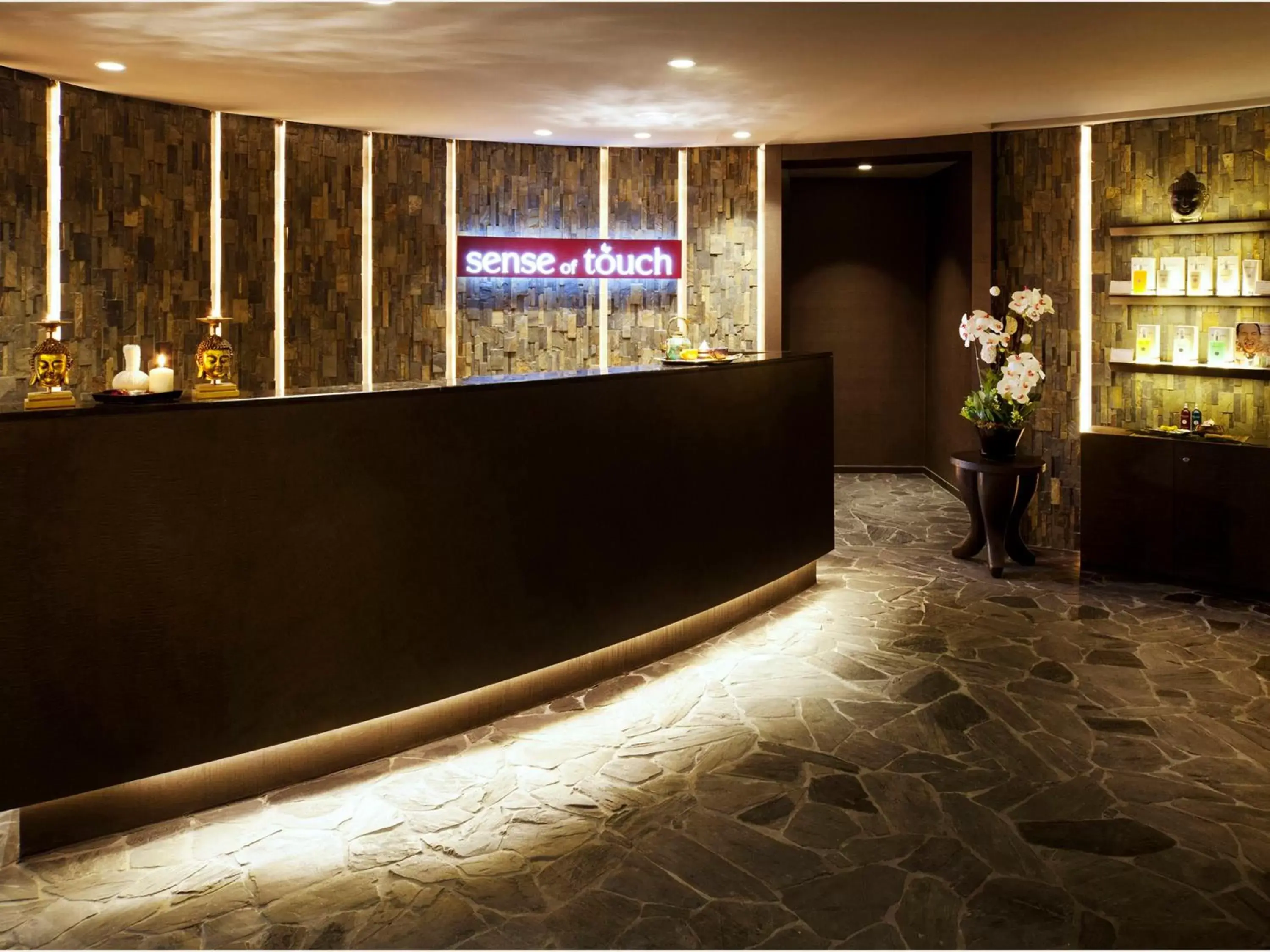 Spa and wellness centre/facilities, Lobby/Reception in Crowne Plaza Hong Kong Kowloon East, an IHG Hotel