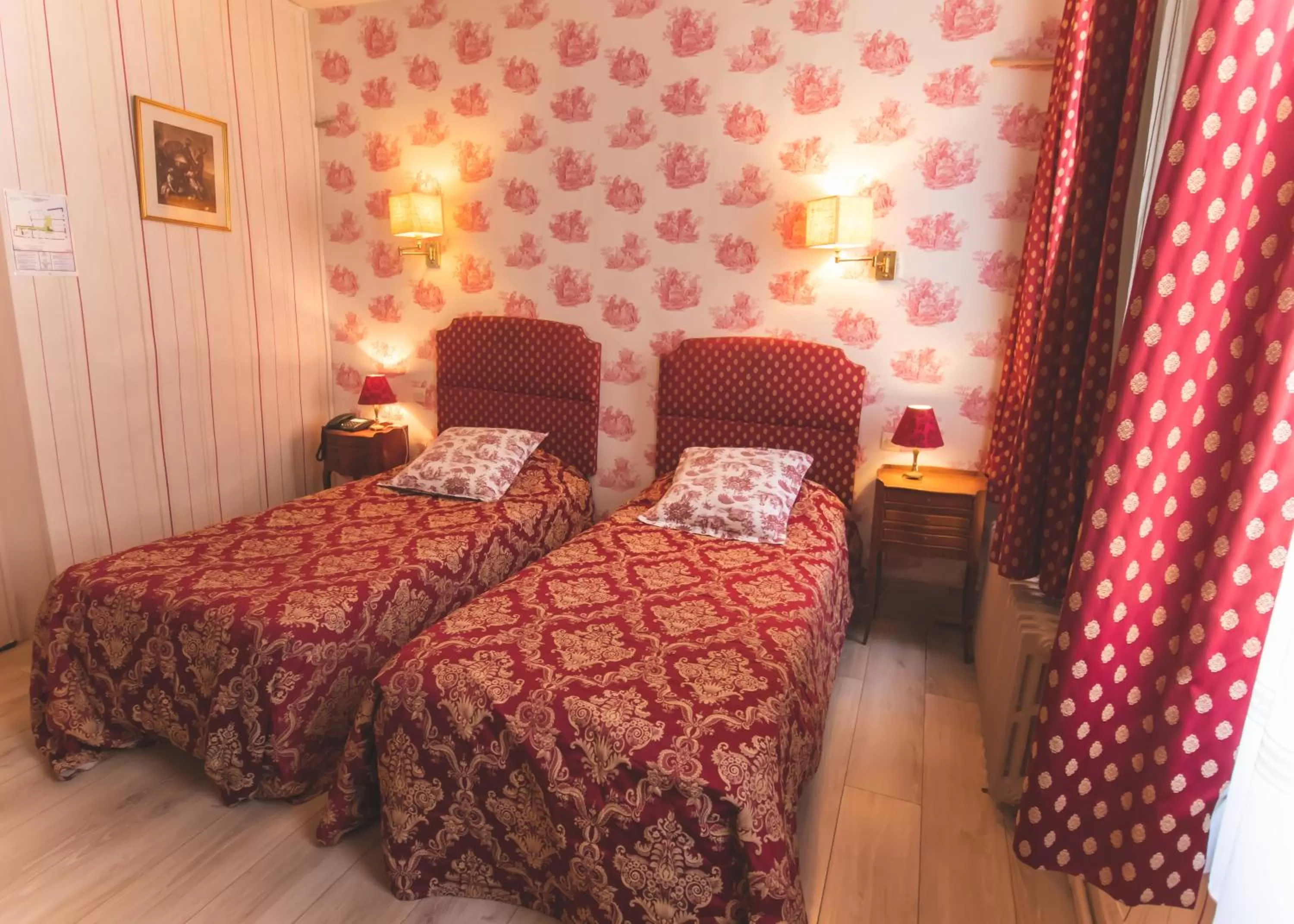 Photo of the whole room, Bed in Hôtel De La Banniere De France