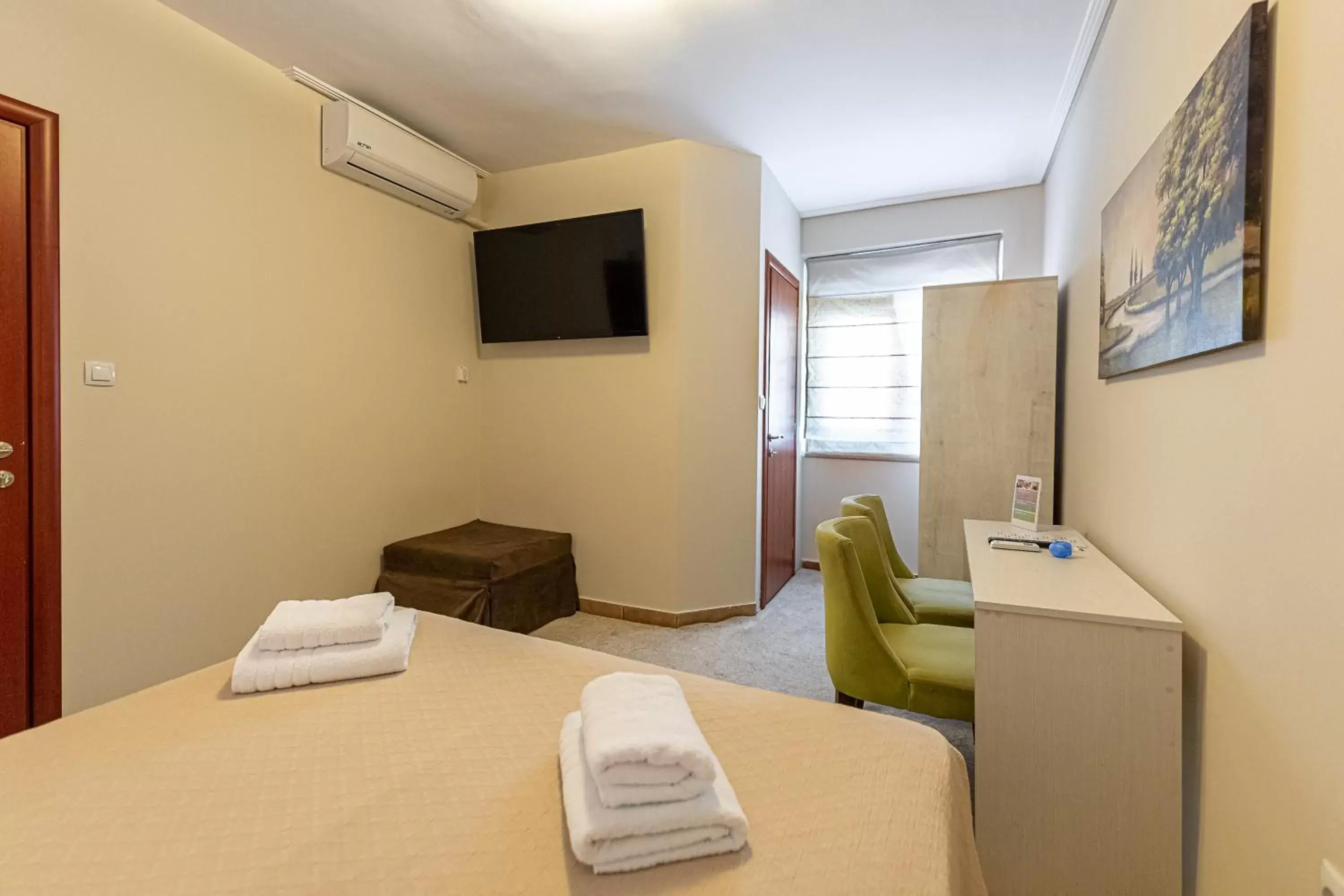 Bed, TV/Entertainment Center in Apartments Tina FREE transfer from-to the airport