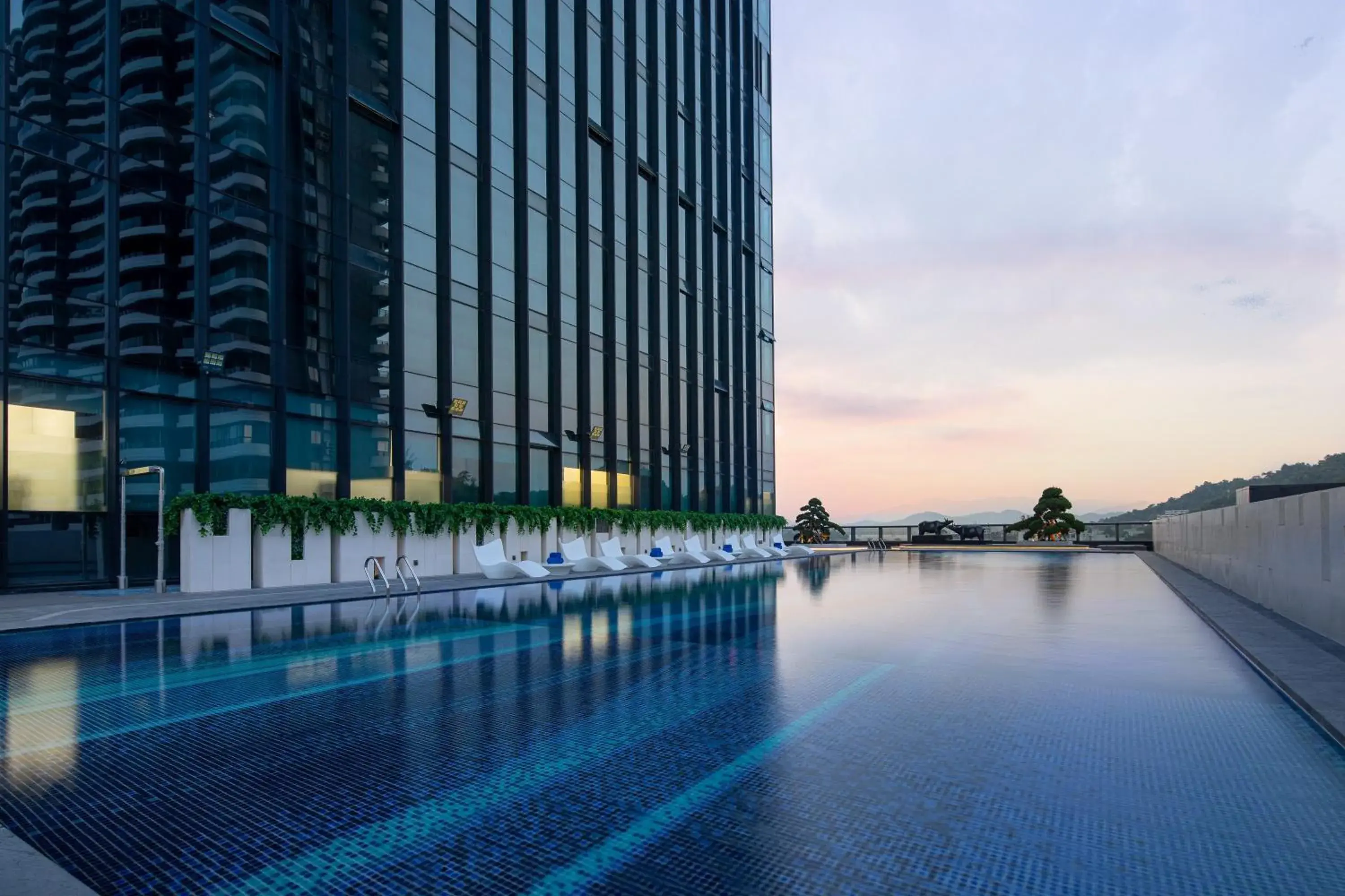 Swimming Pool in Crowne Plaza Chaozhou Riverside, an IHG Hotel
