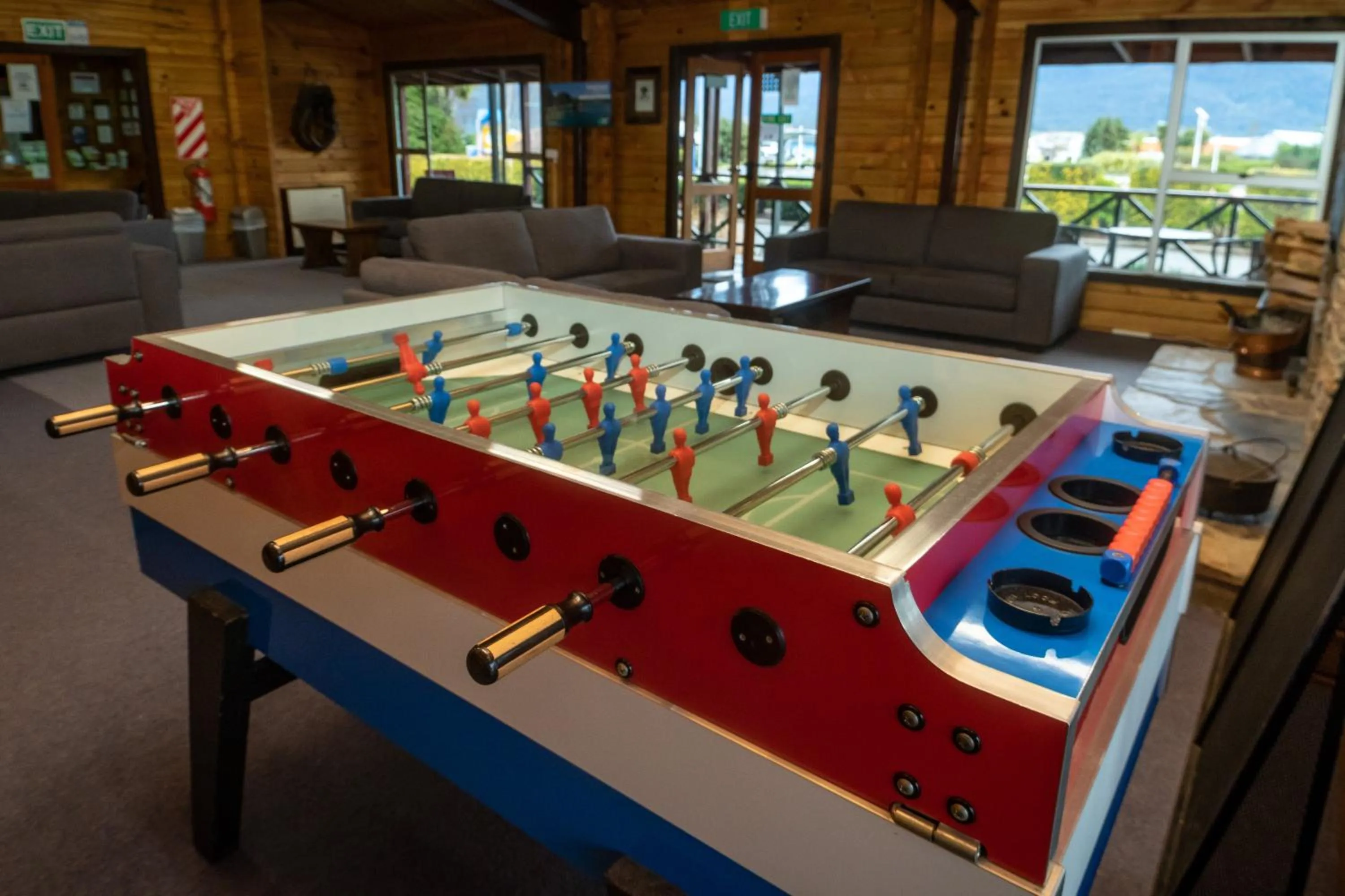 Communal lounge/ TV room in Te Anau Top 10 Holiday Park and Motels