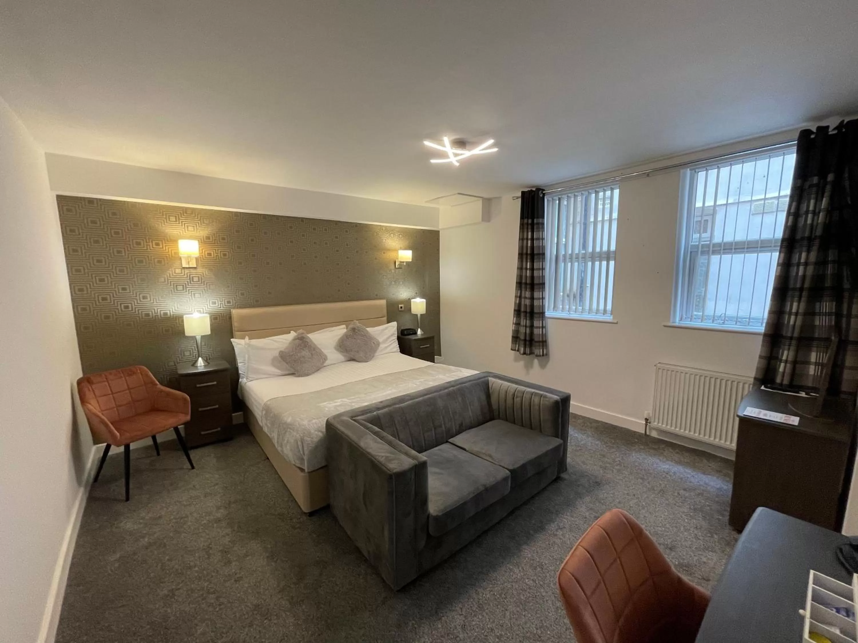 Bedroom, Bed in Ruskin Hotel