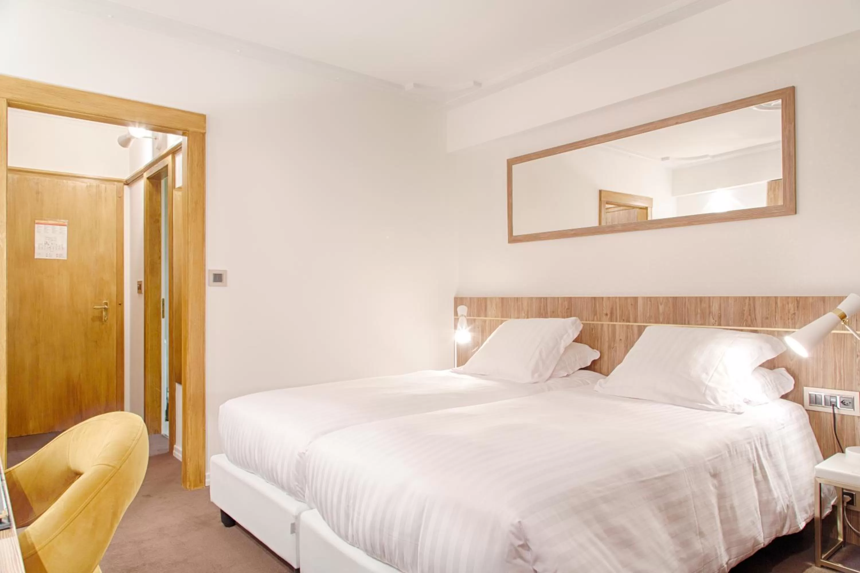 Bed in Hotel-Restaurant Le Mont Paisible, Crans-Montana