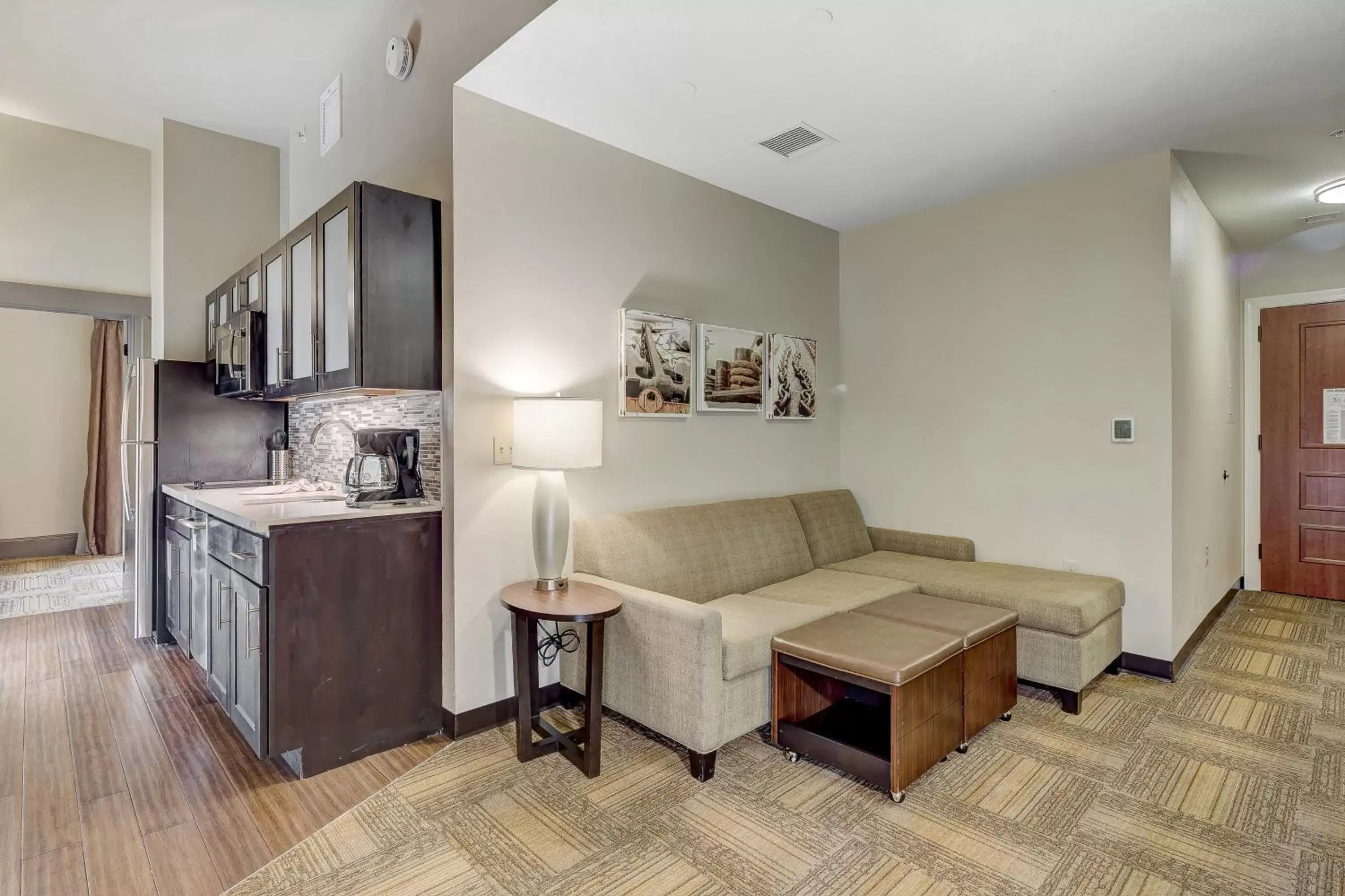 Photo of the whole room, Seating Area in Staybridge Suites Baltimore - Inner Harbor, an IHG Hotel