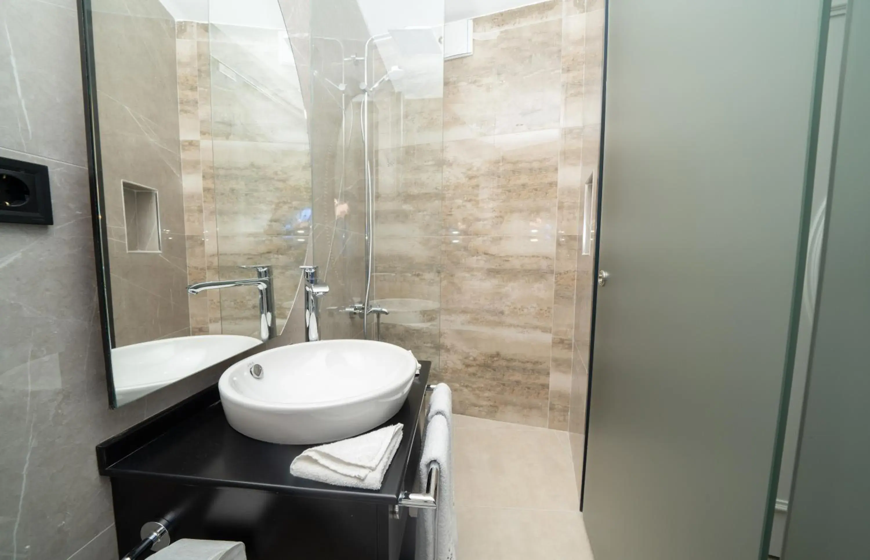 Shower, Bathroom in Fama Karaköy