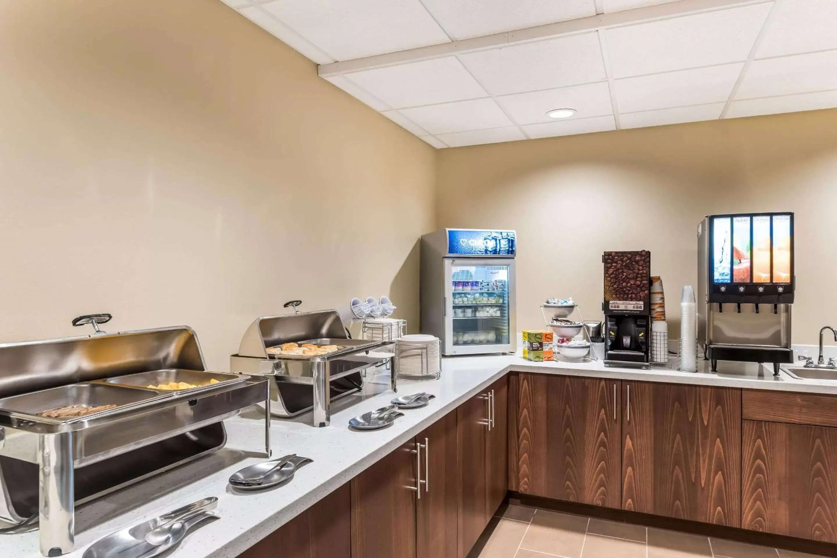 Restaurant/places to eat, Kitchen/Kitchenette in Comfort Inn & Suites Zion Park Area