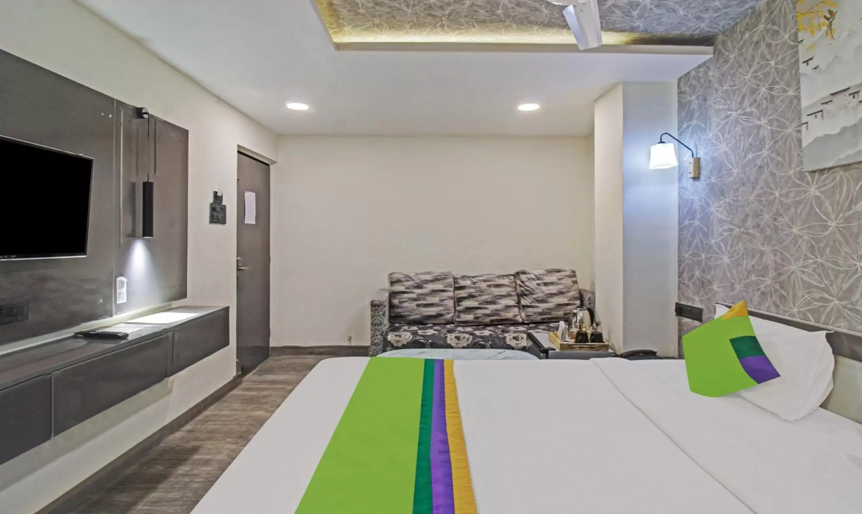 Bedroom, Bed in Treebo The Boss Bedroom, Bed in Treebo The Boss