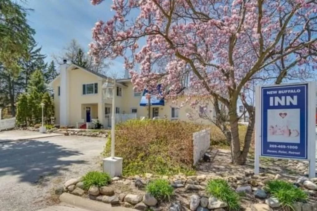 Property building in New Buffalo Inn & Spa