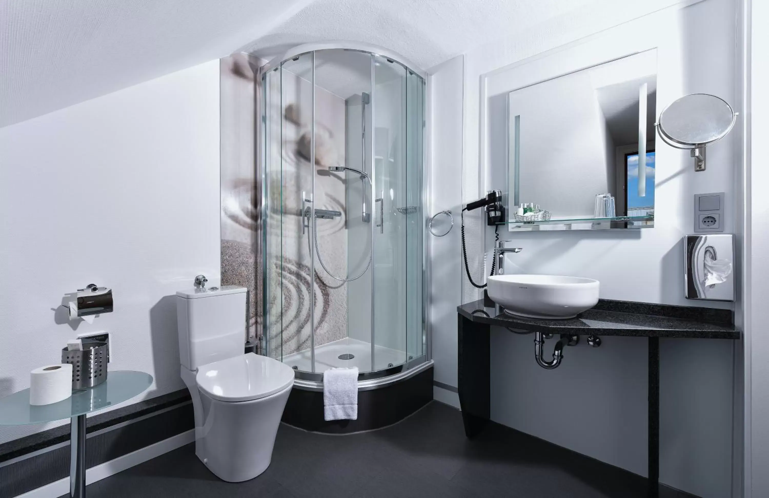 Shower, Bathroom in Frühlings-Hotel