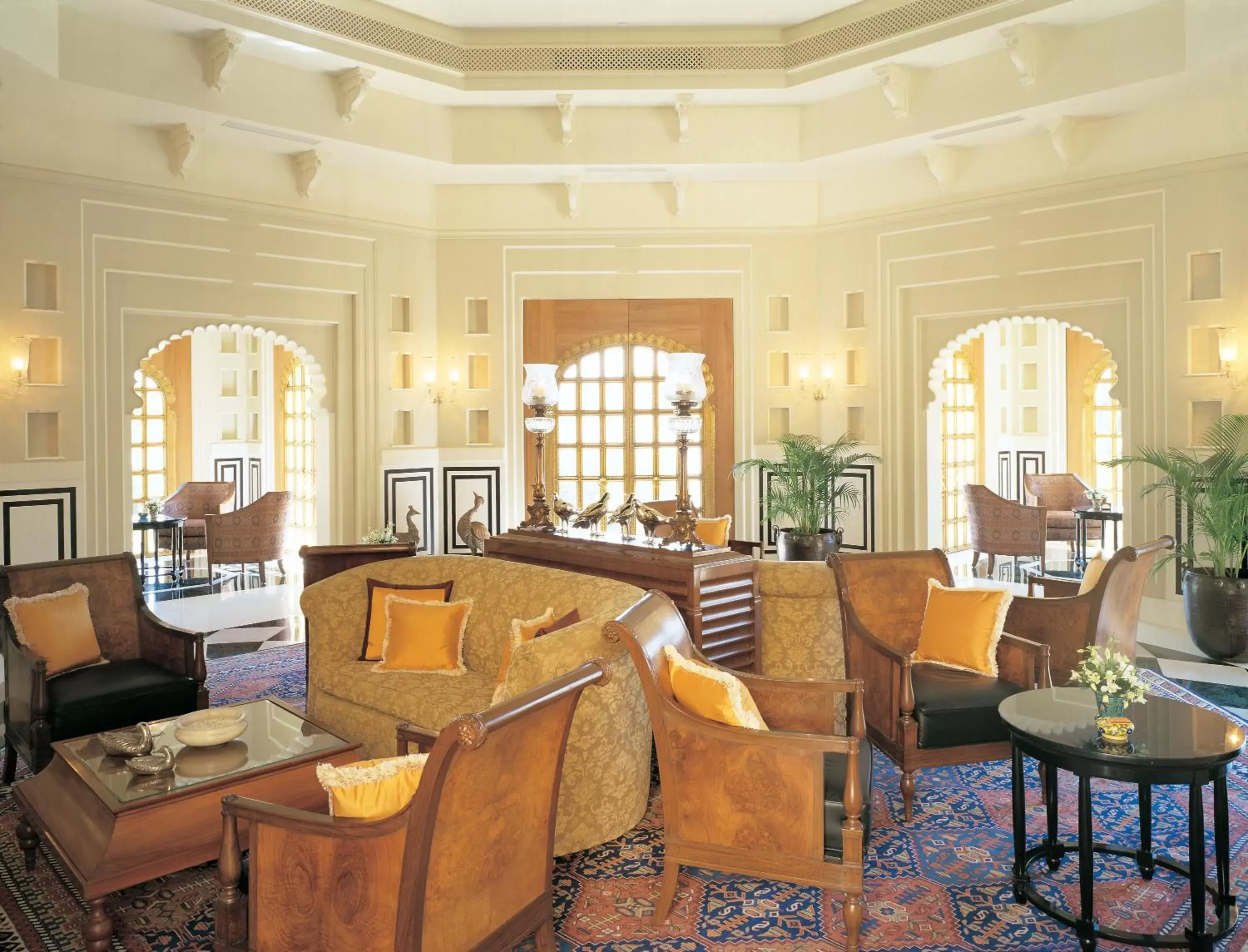 Lounge or bar, Restaurant/Places to Eat in The Oberoi Udaivilas Udaipur