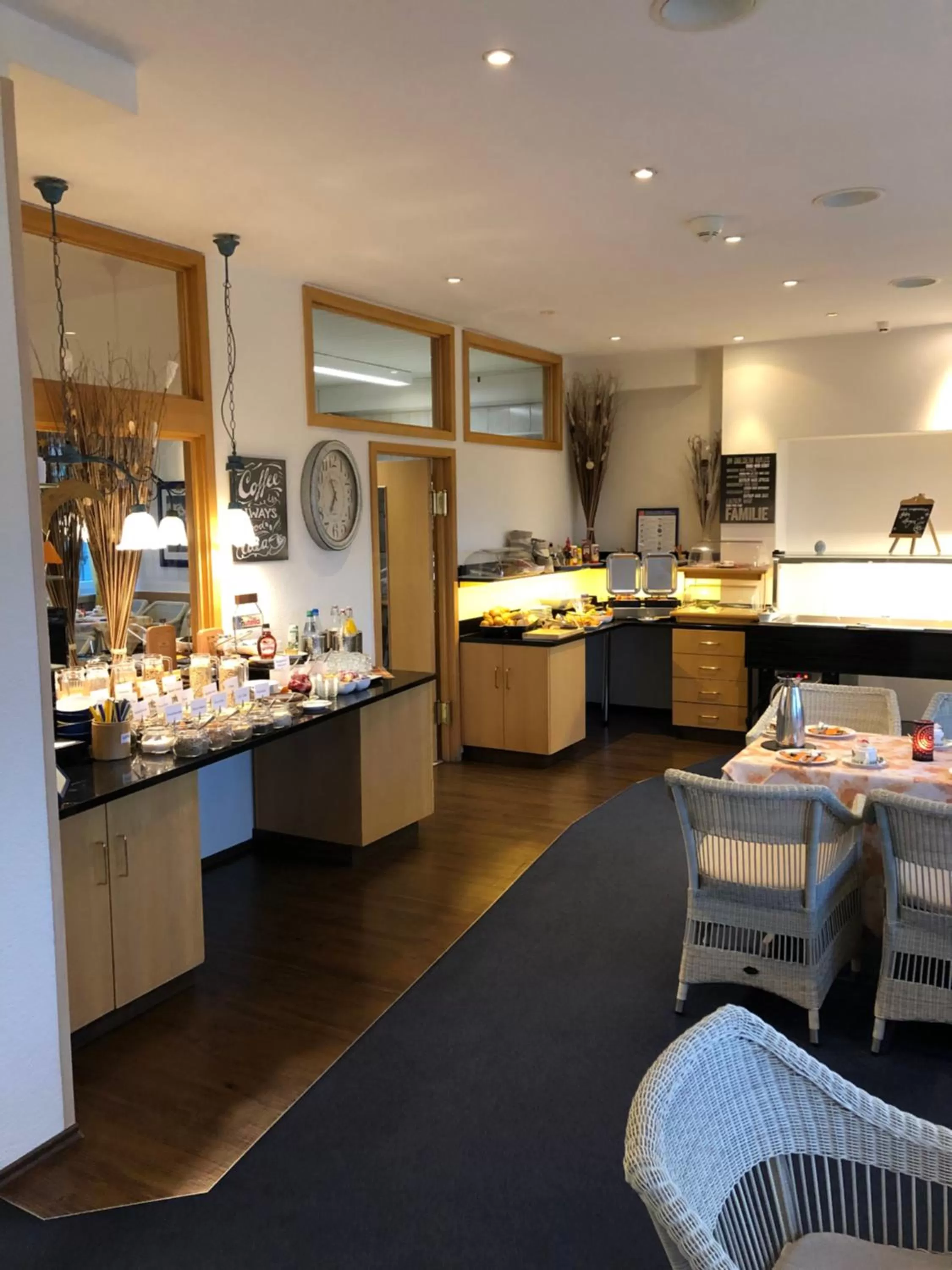 Restaurant/places to eat in Hotel Peterchens Mondfahrt