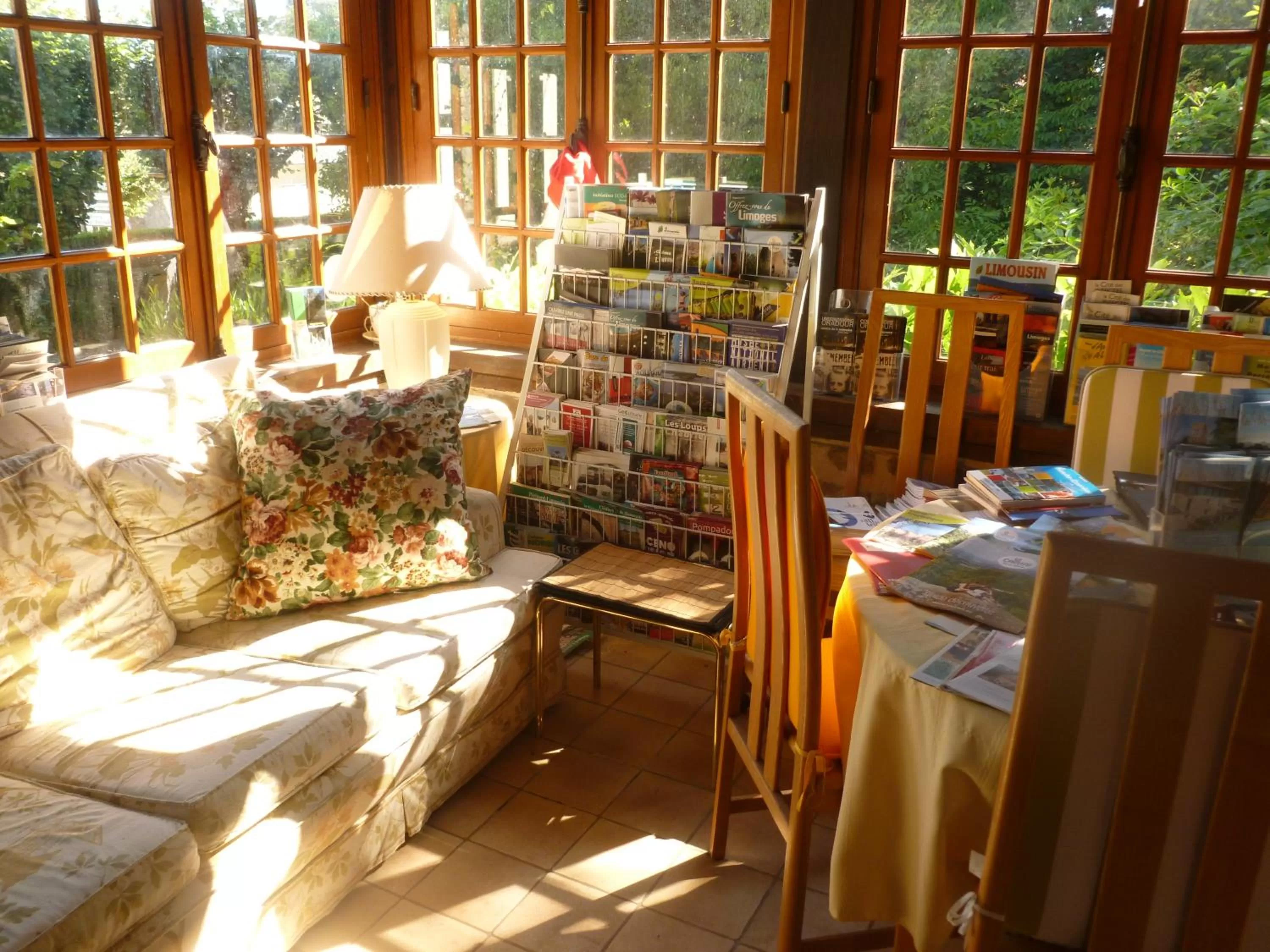 Property building, Restaurant/Places to Eat in La Croix du Reh