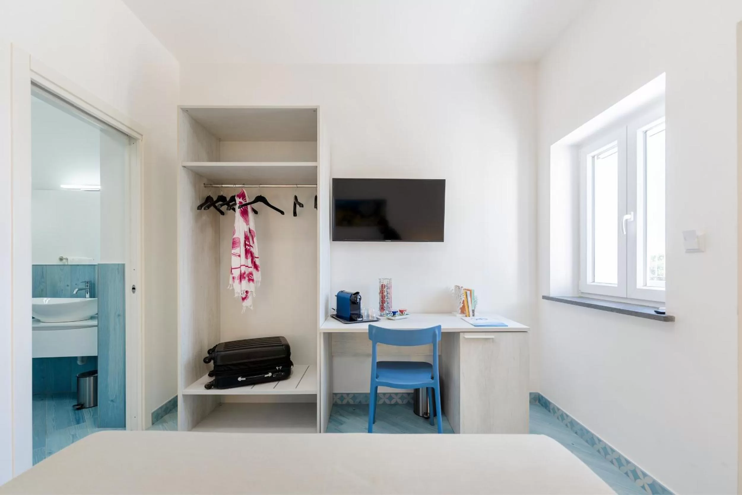 TV and multimedia in Poseidonia Rooms