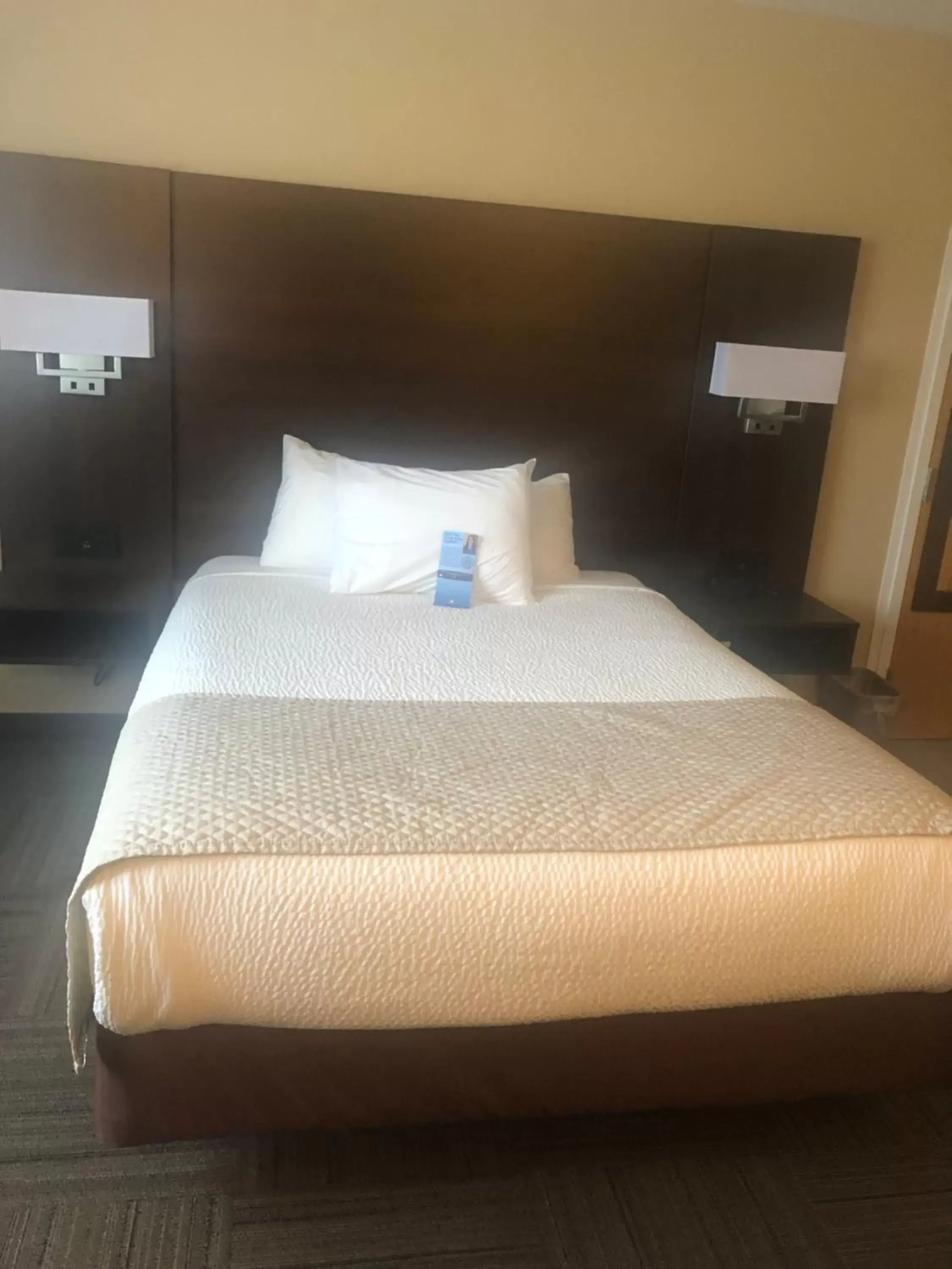 Bed in Days Inn by Wyndham Hinton Bed in Days Inn by Wyndham Hinton