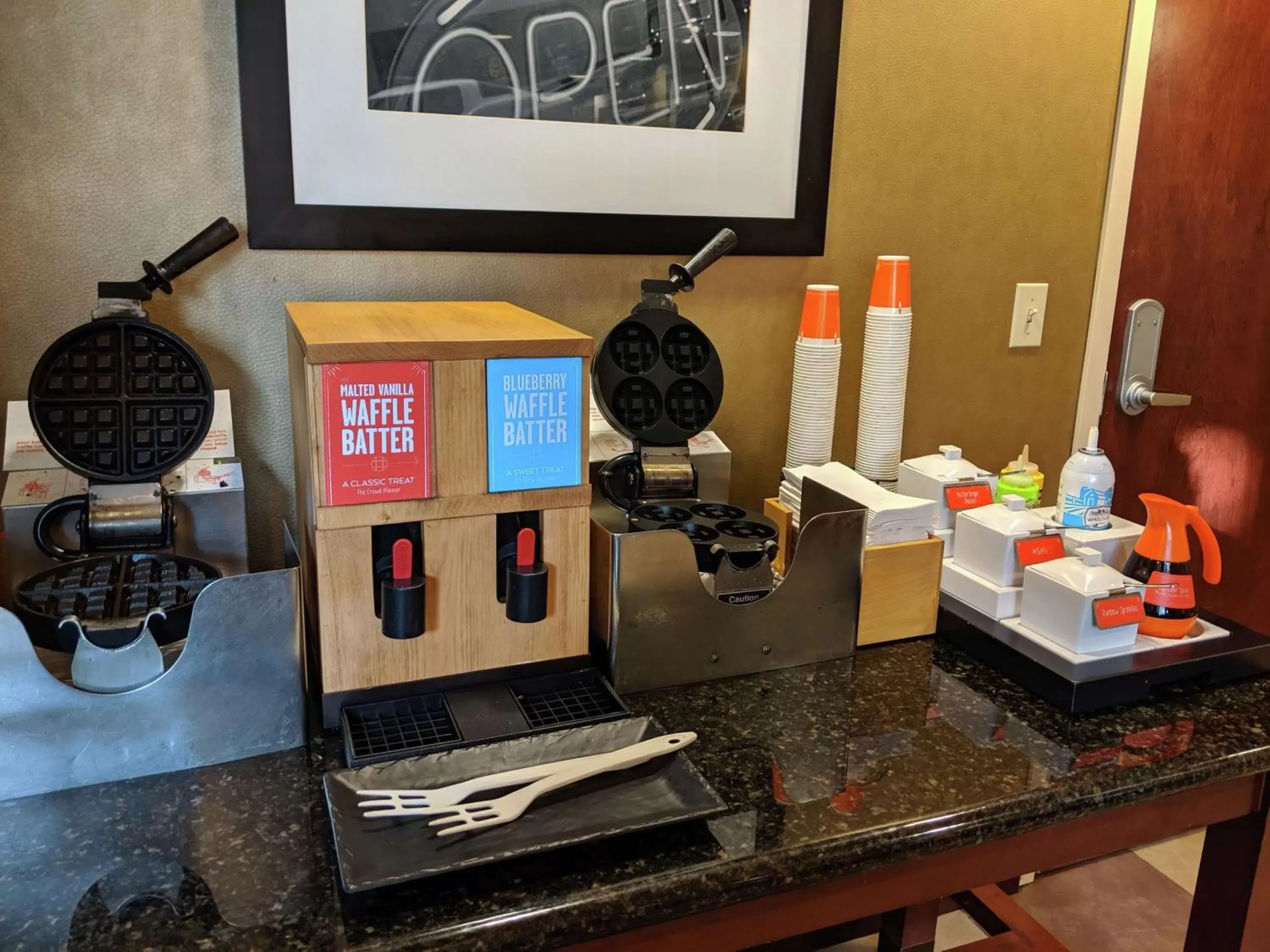 Breakfast in Hampton Inn & Suites Cincinnati-Union Centre