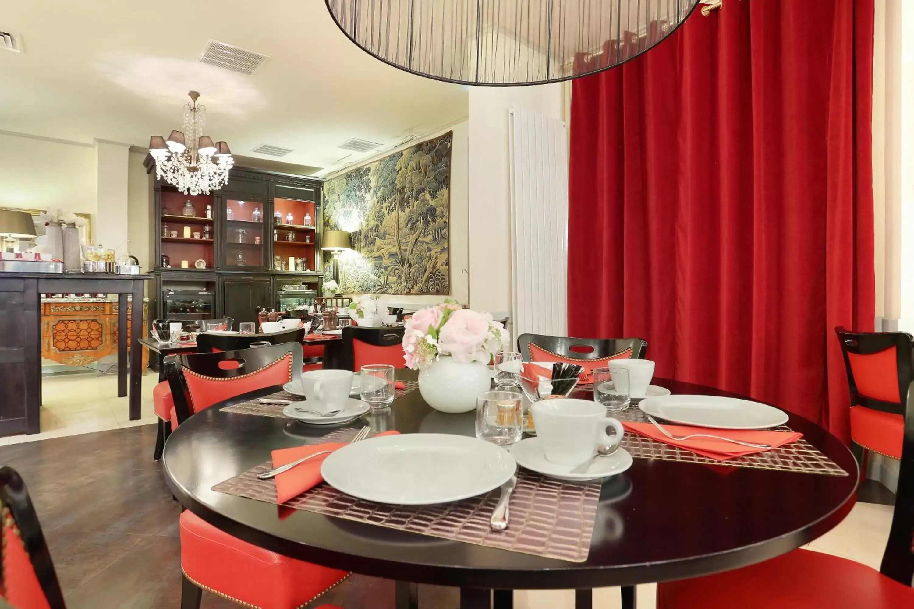 Area and facilities, Restaurant/Places to Eat in Hotel Trianon Rive Gauche