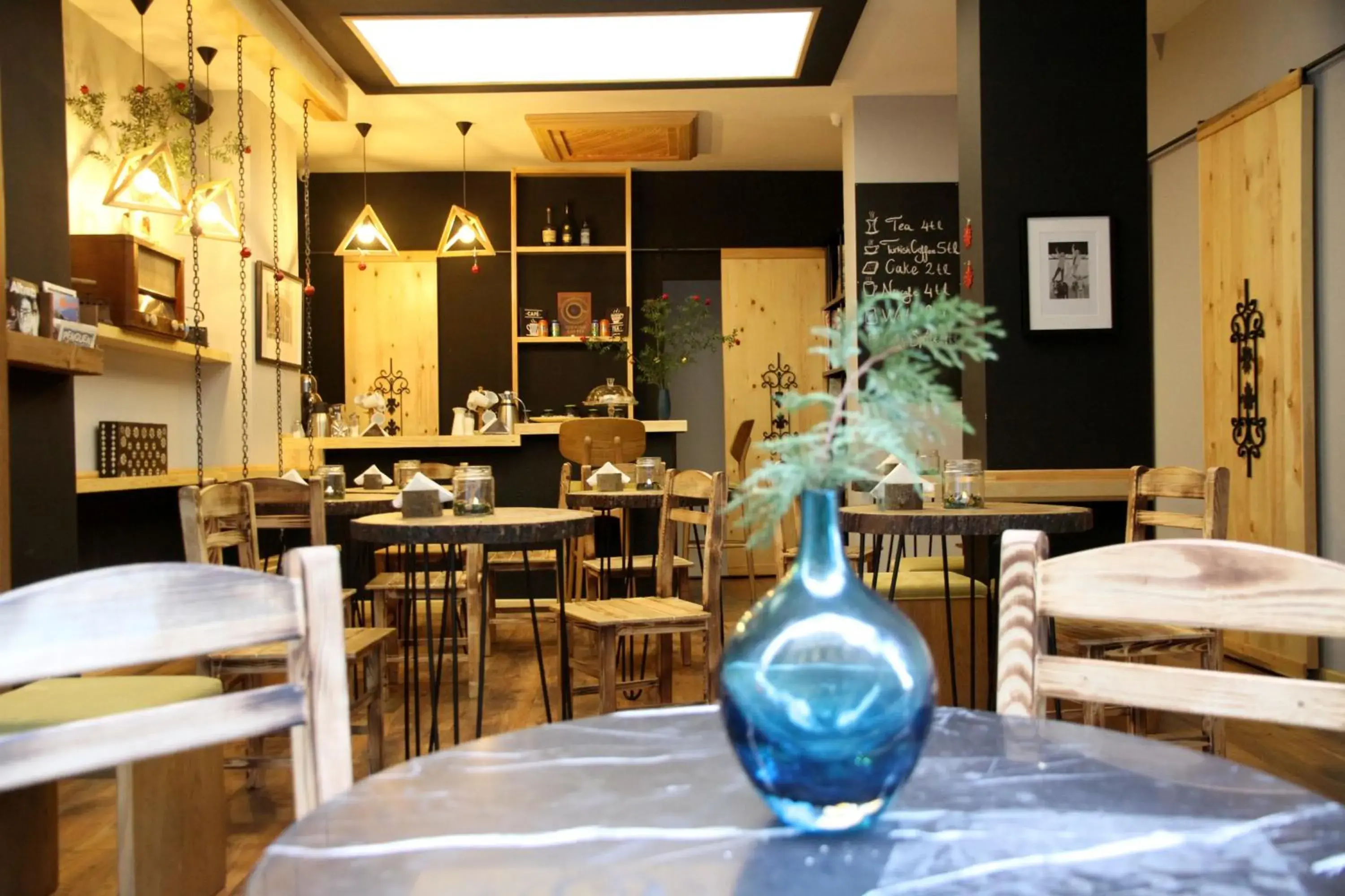 Decorative detail, Restaurant/Places to Eat in Stay Inn Taksim Hostel