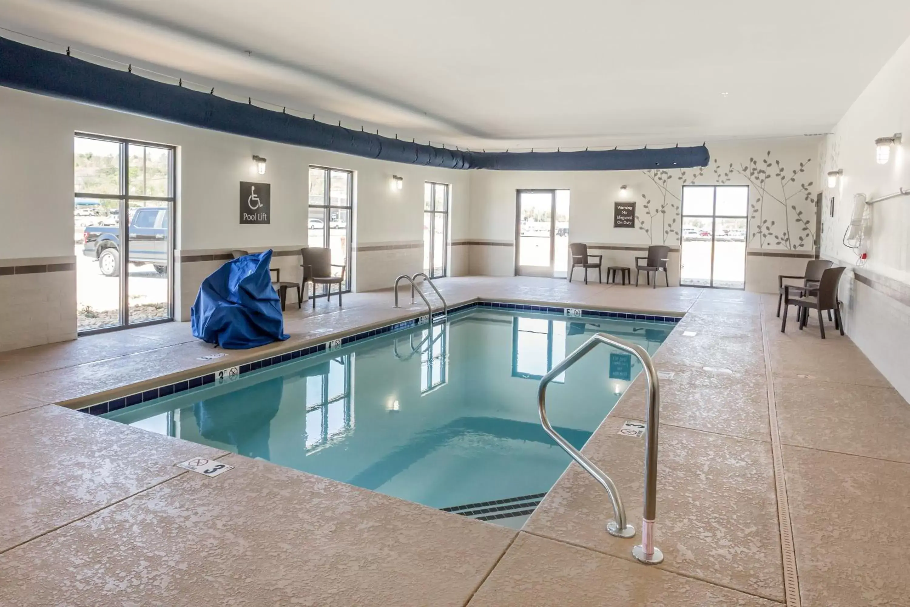 Decorative detail, Swimming Pool in Sleep Inn & Suites Dayton