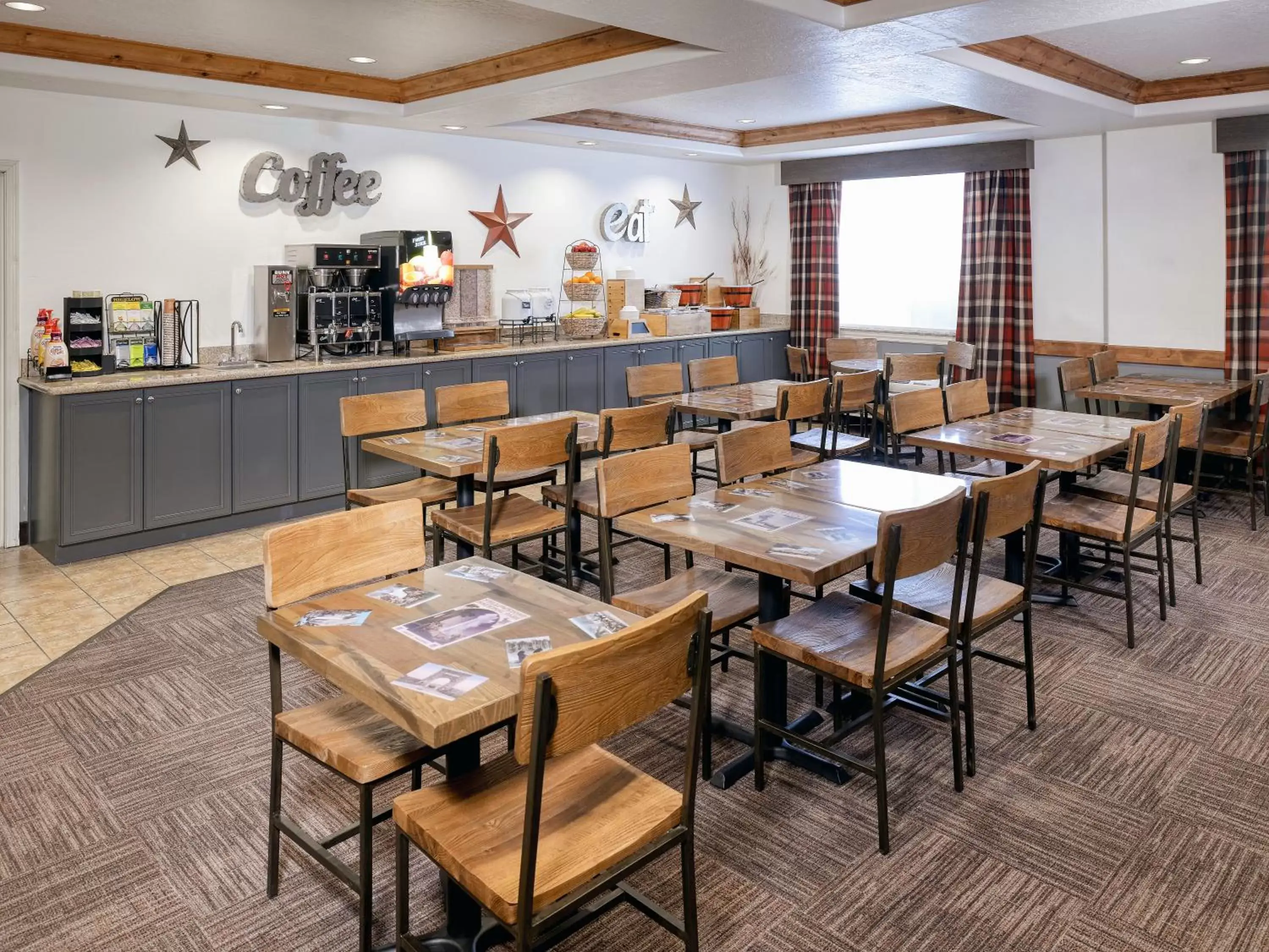 Breakfast, Restaurant/Places to Eat in Yellowstone Park Hotel