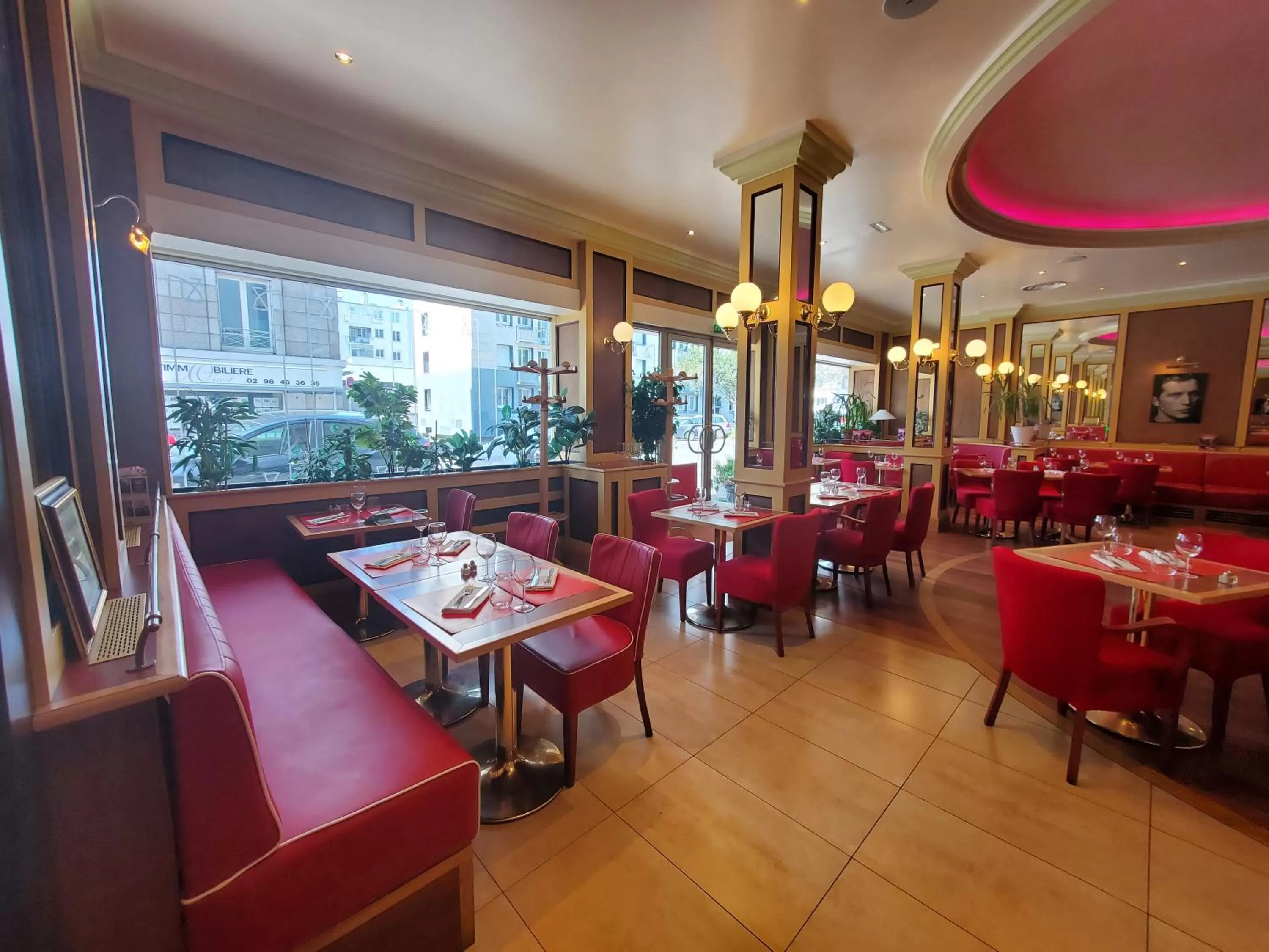 Restaurant/places to eat in Hôtel Vauban