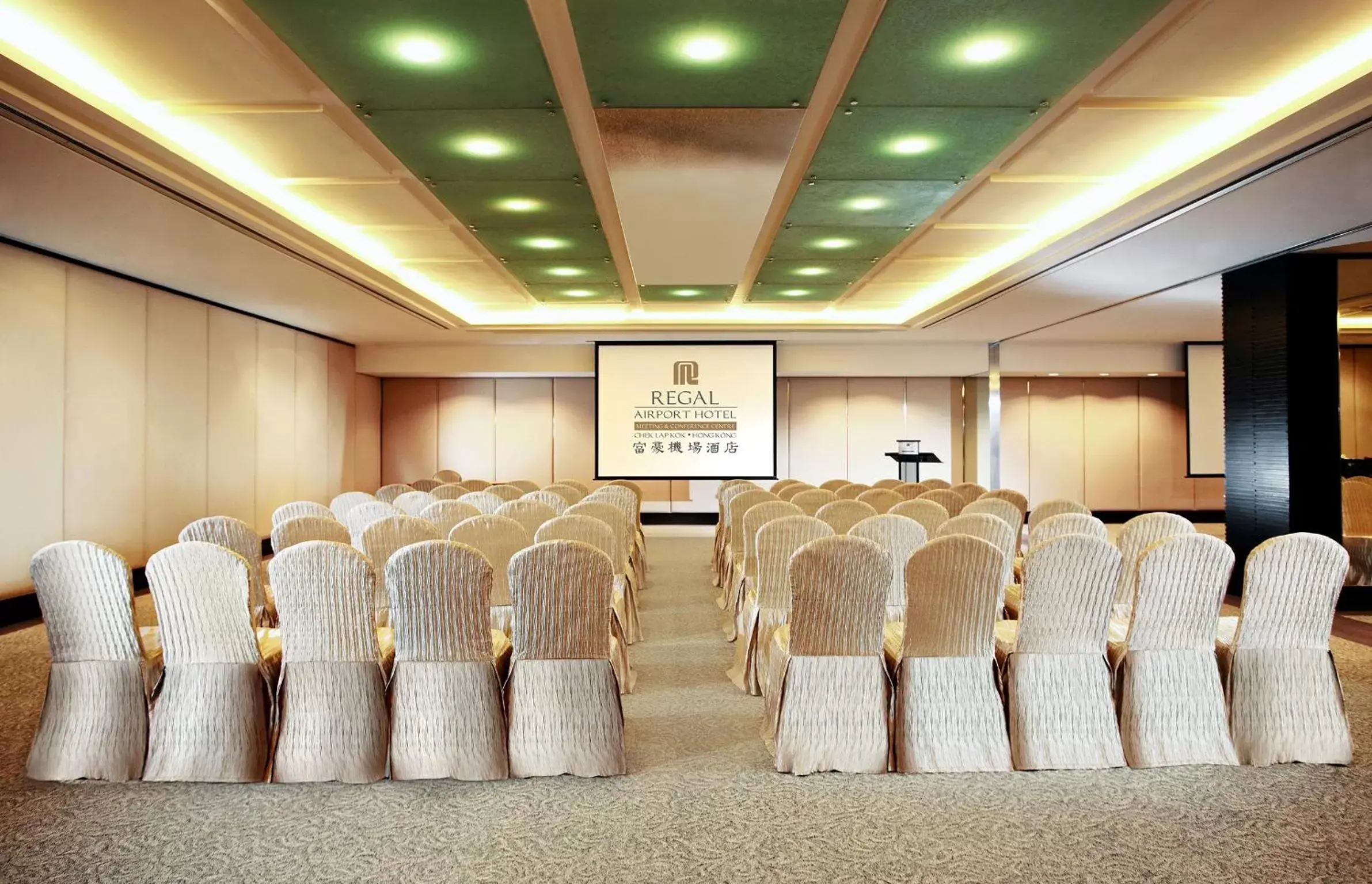Meeting/conference room in Regal Airport Hotel