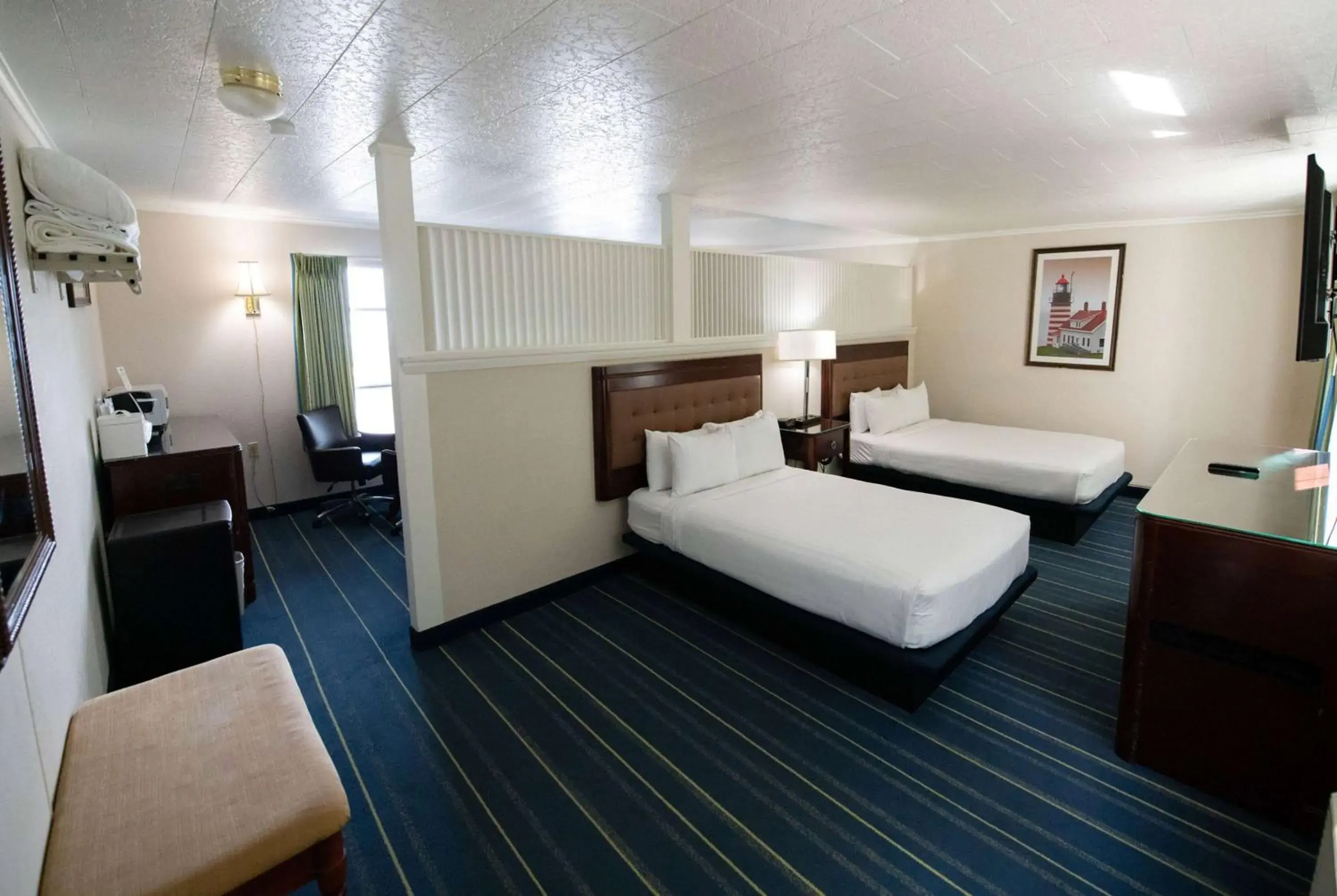 Photo of the whole room, Bed in Days Inn by Wyndham Bar Harbor