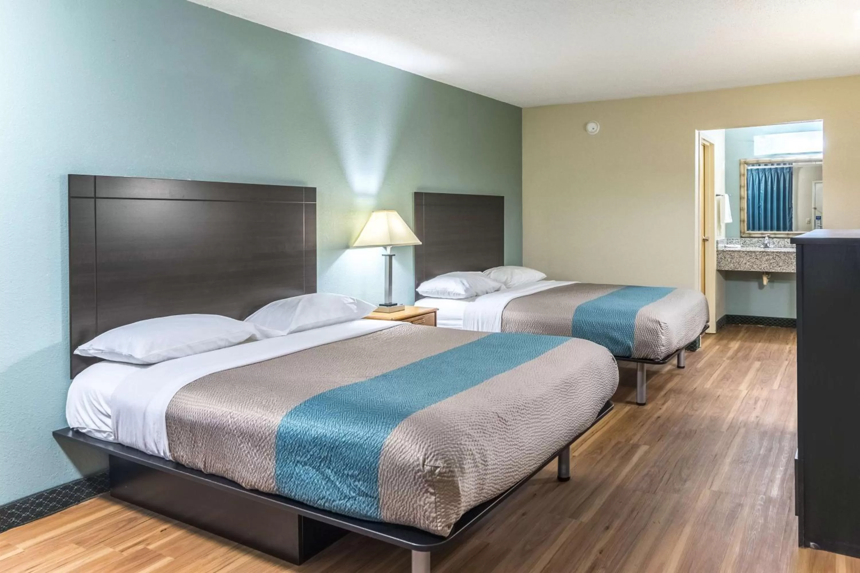 Photo of the whole room, Bed in Motel 6-Kenly, NC