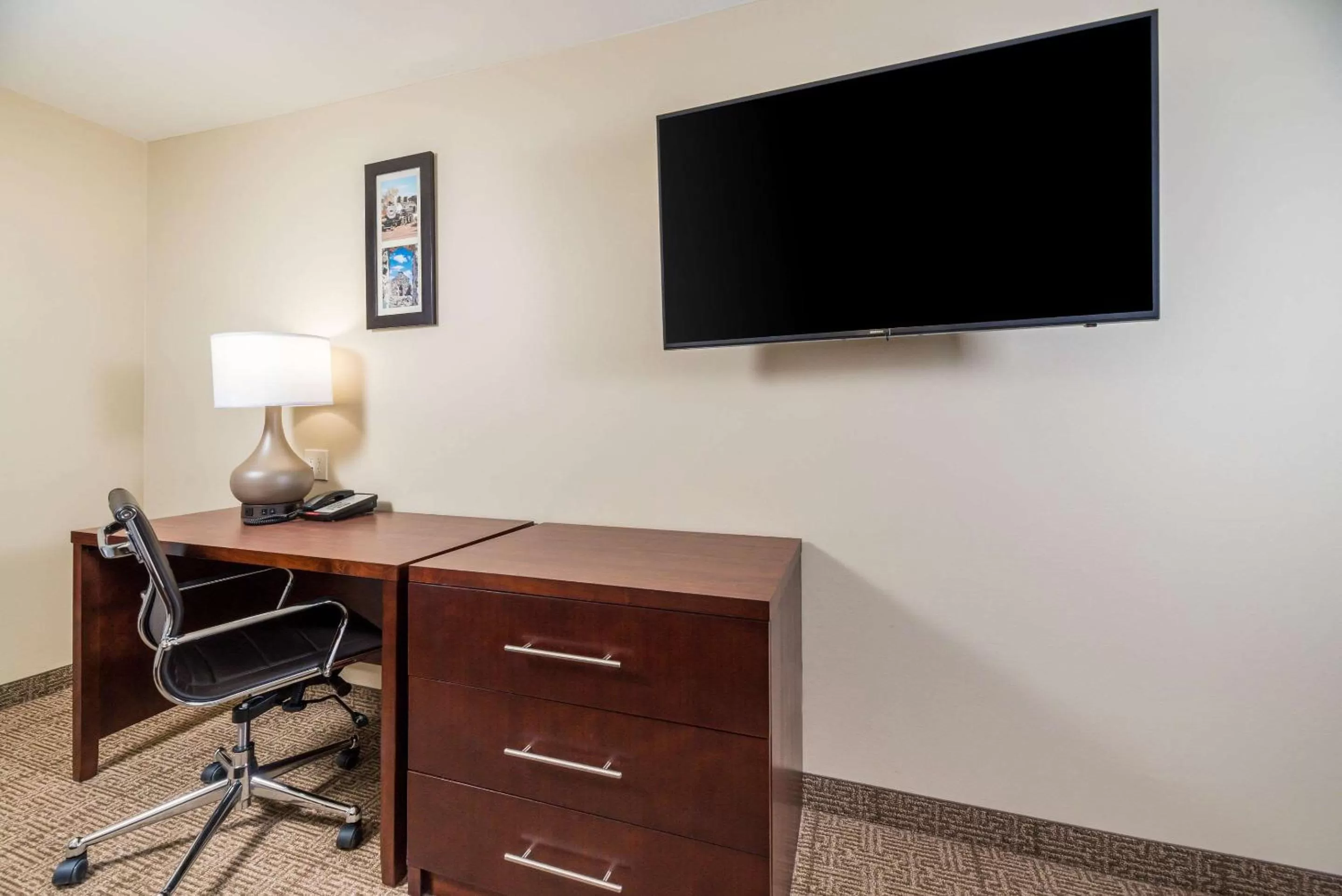 Photo of the whole room in Comfort Inn Tonopah