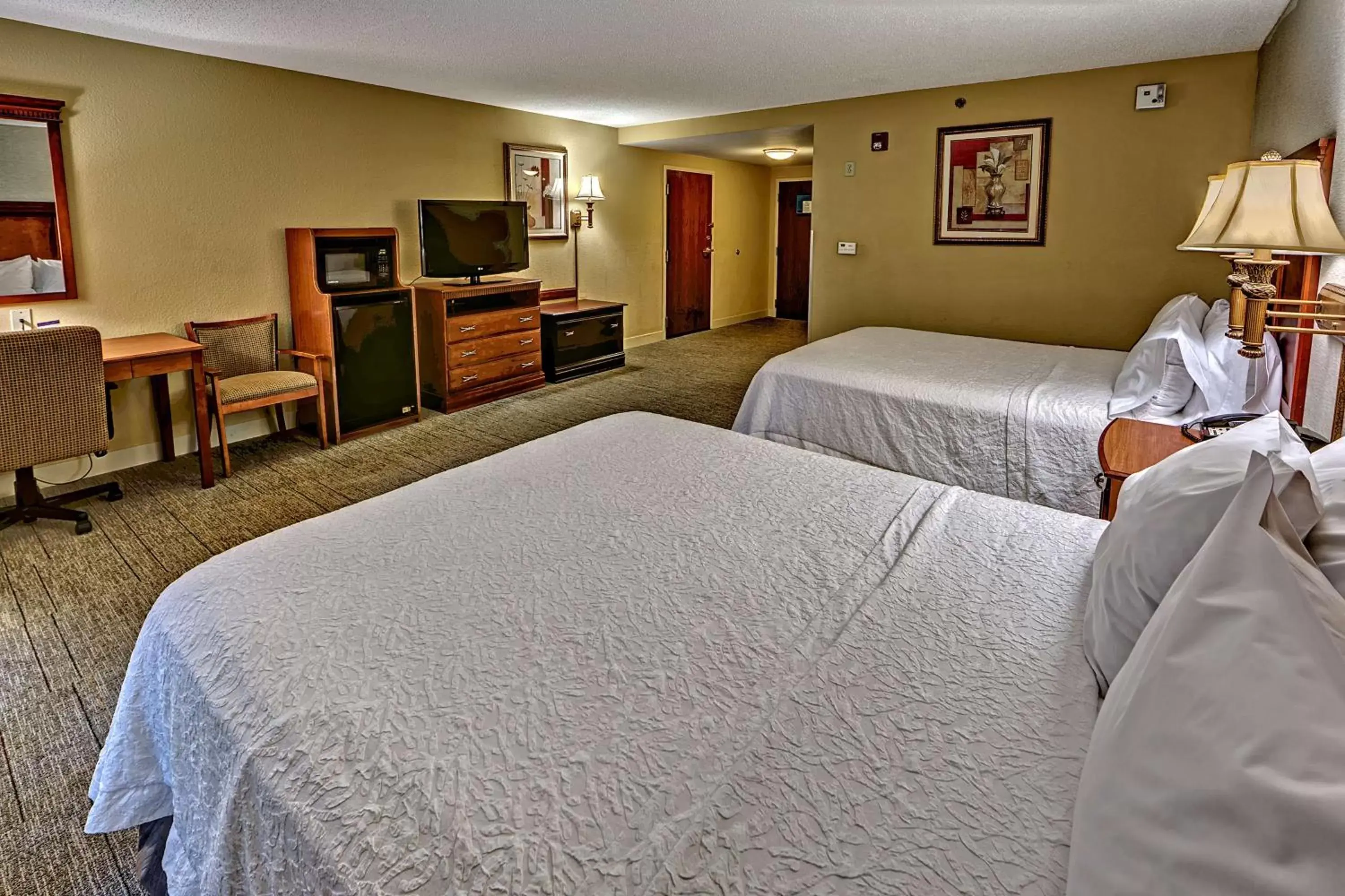 Queen Room with Two Queen Beds - Hearing Access/Non-Smoking in Hampton Inn Manning Queen Room with Two Queen Beds - Hearing Access/Non-Smoking in Hampton Inn Manning