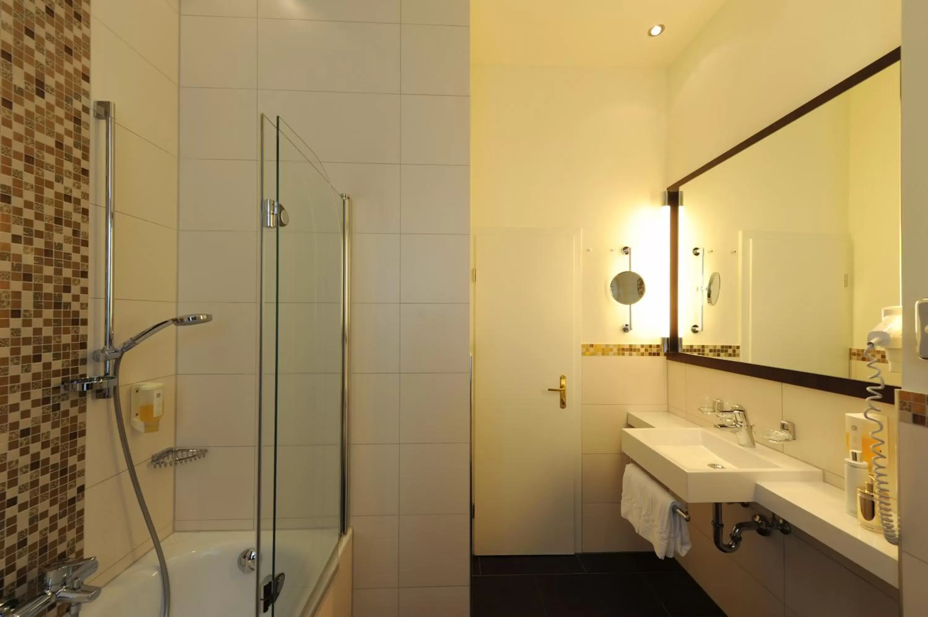 Bathroom in Best Western Hotel Kaiserhof