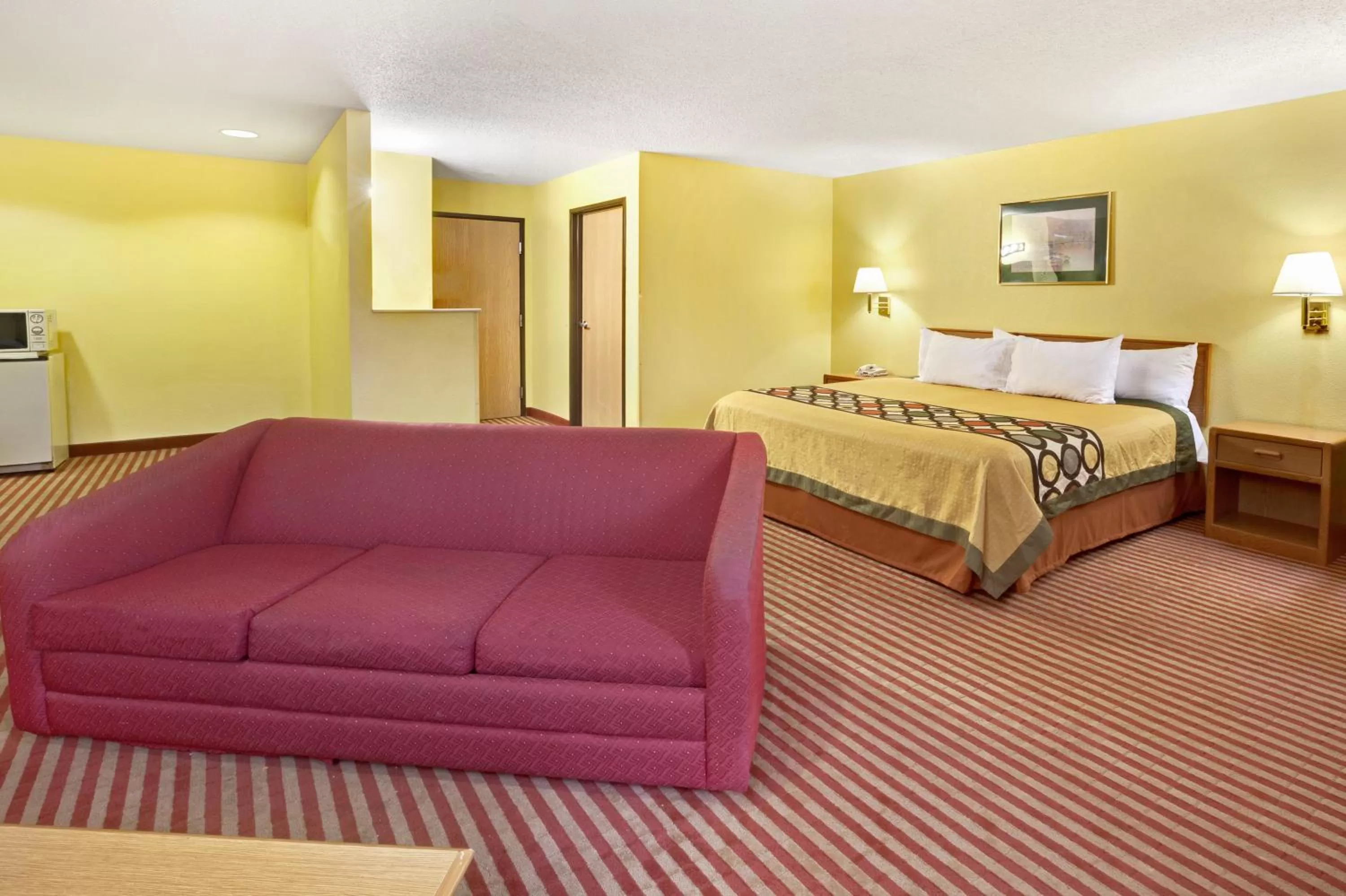 King Studio Suite -  Non-Smoking in Super 8 by Wyndham Pasadena