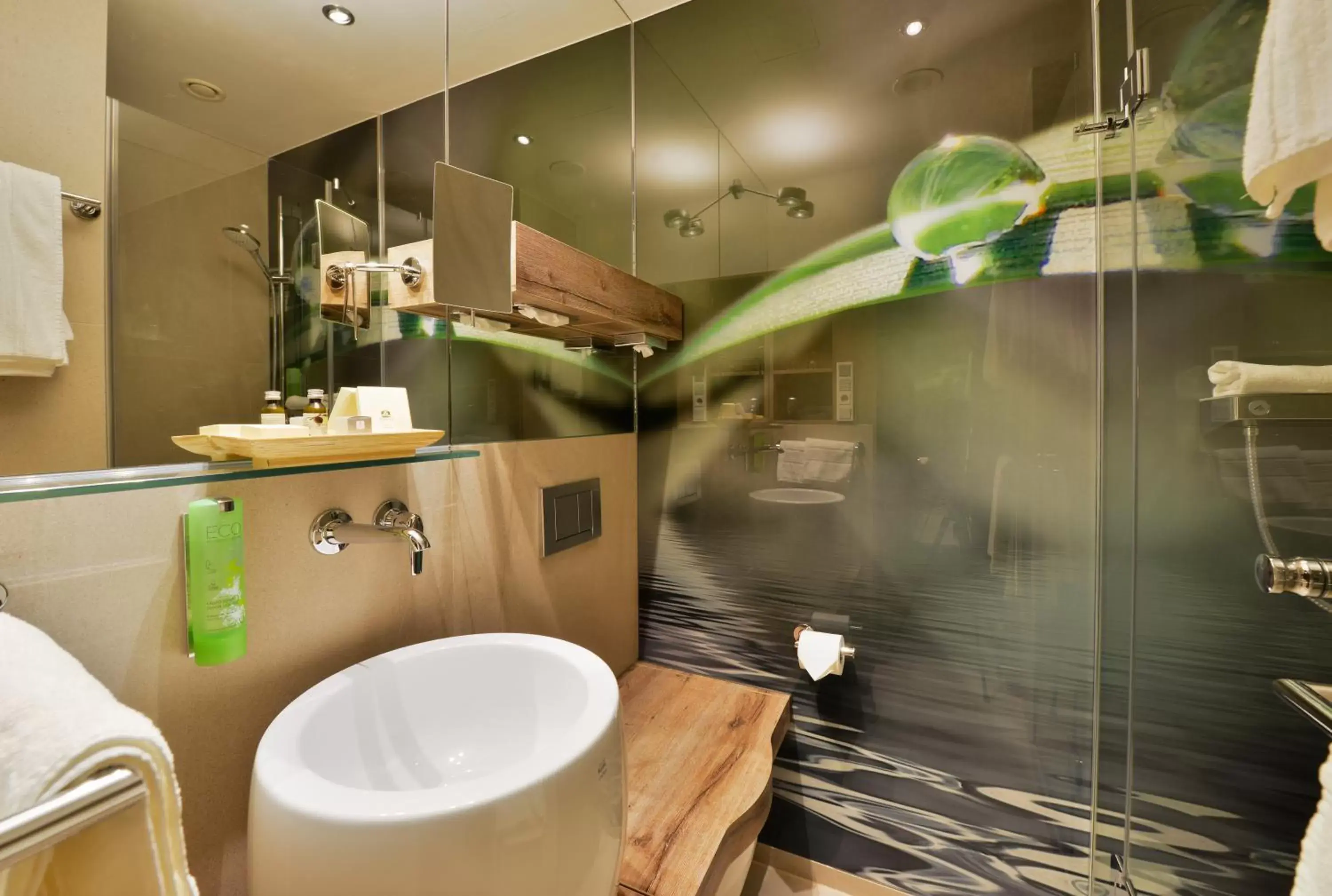 Decorative detail, Bathroom in Best Western Premier Hotel Victoria