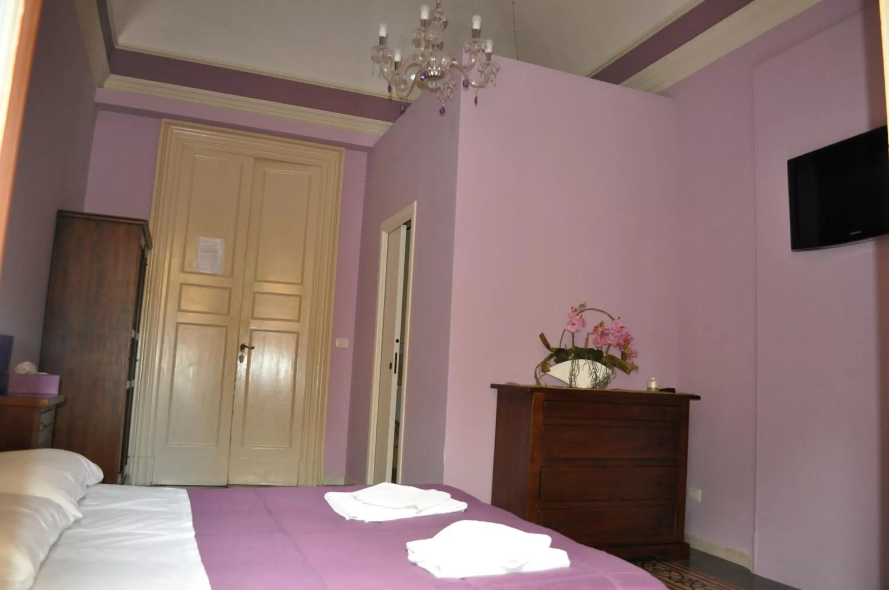 Double or Twin Room in B&B Teatro Bellini Double or Twin Room in B&B Teatro Bellini