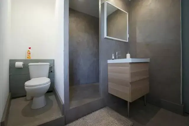 Bathroom in Le Mazet Chambre d'Hôtes