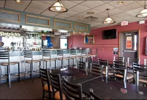 Lounge or bar, Restaurant/Places to Eat in Quality Inn- Chillicothe