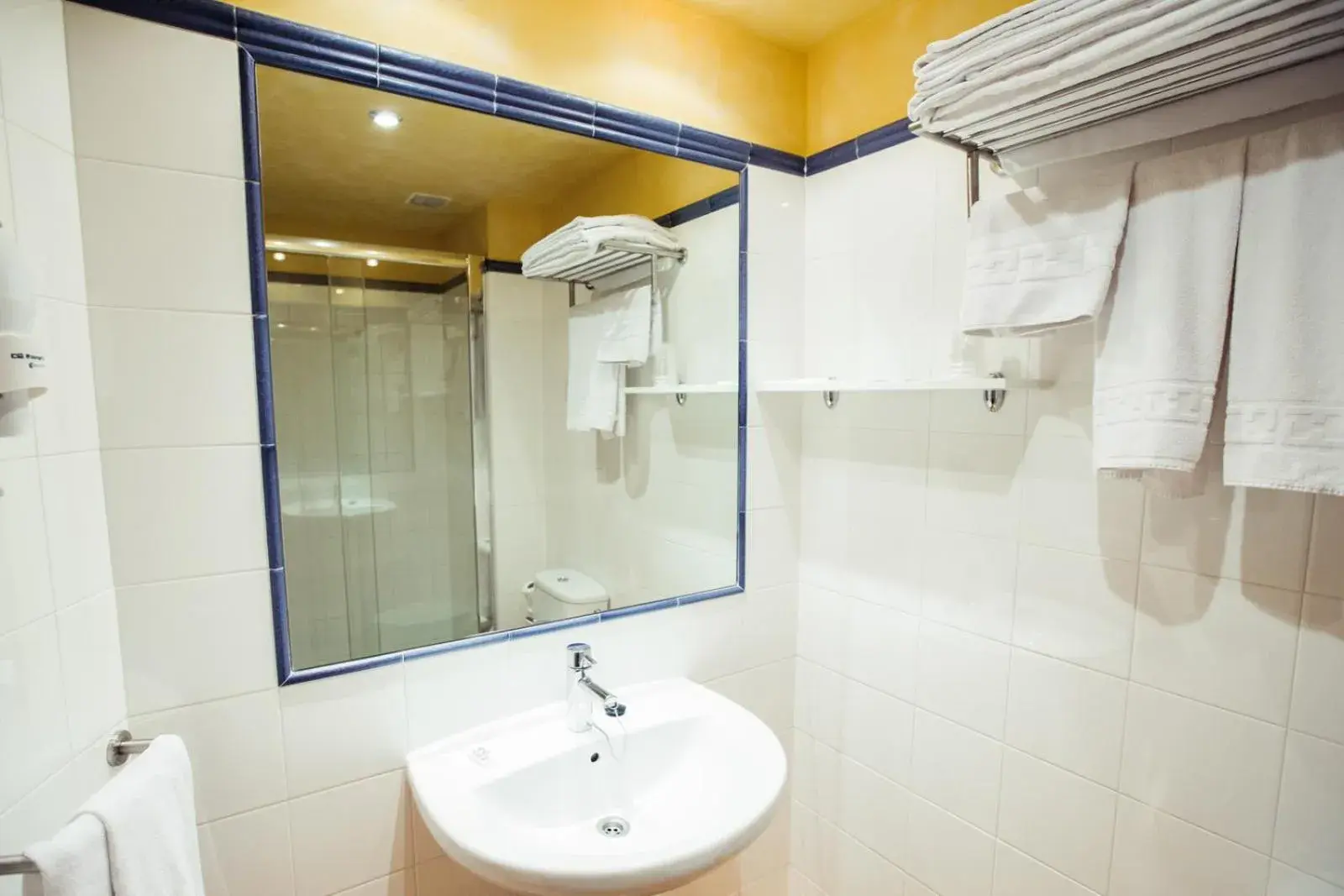 Bathroom in Hotel El Sella