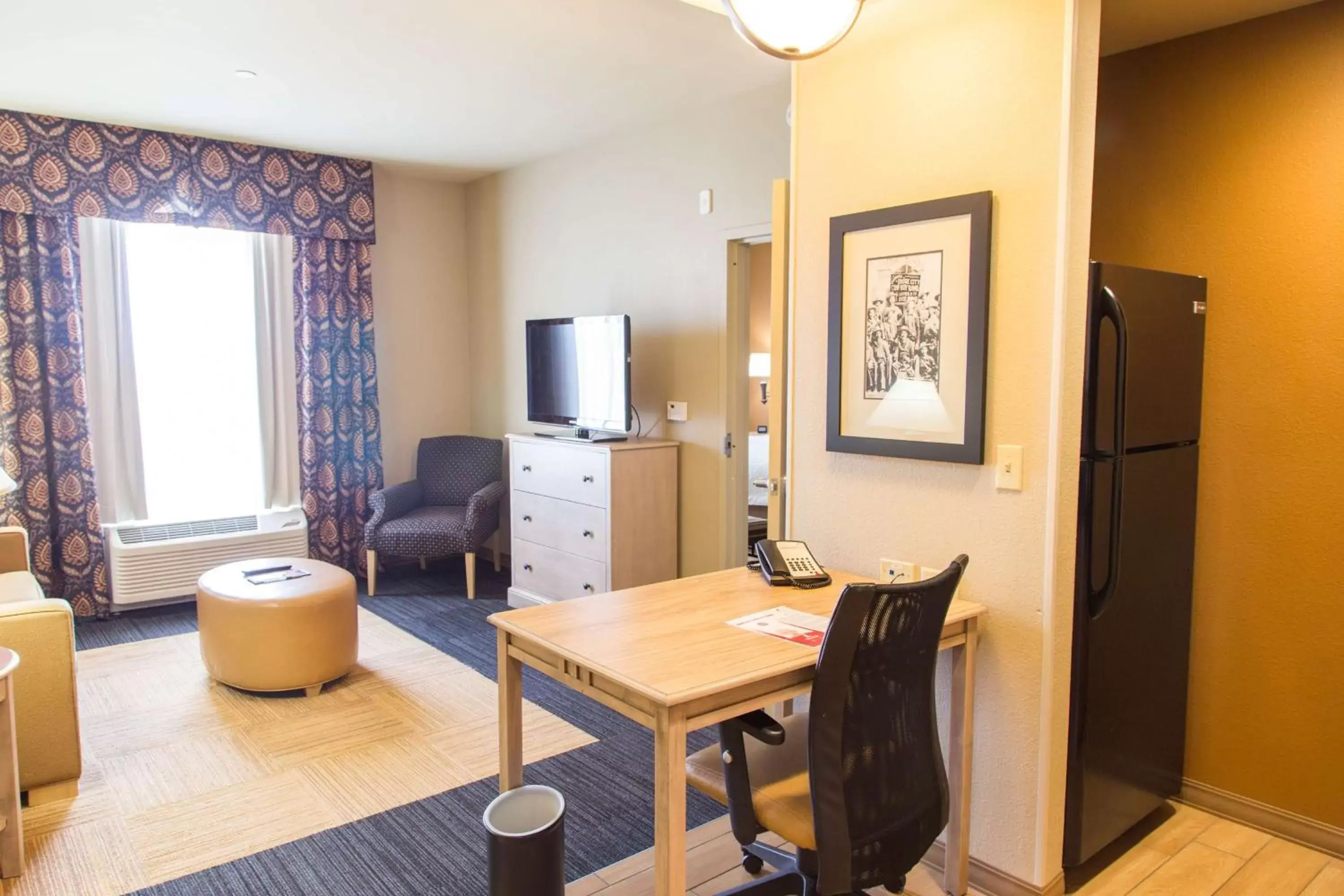 Bedroom, Dining Area in Hampton Inn & Suites Dodge City