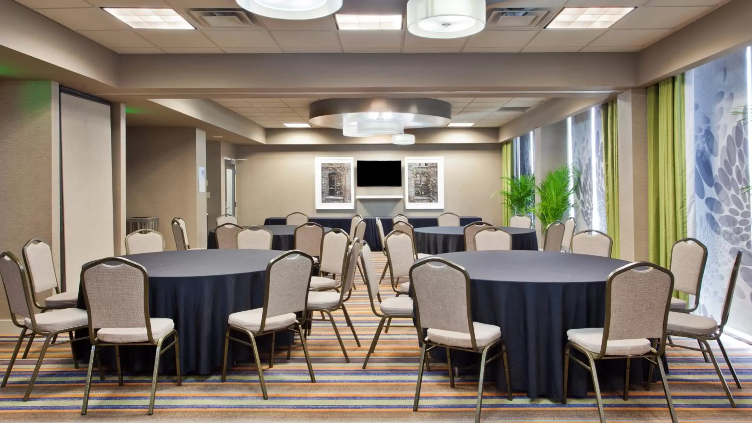 Meeting/conference room in Holiday Inn Express Atlanta NW - Galleria Area, an IHG Hotel
