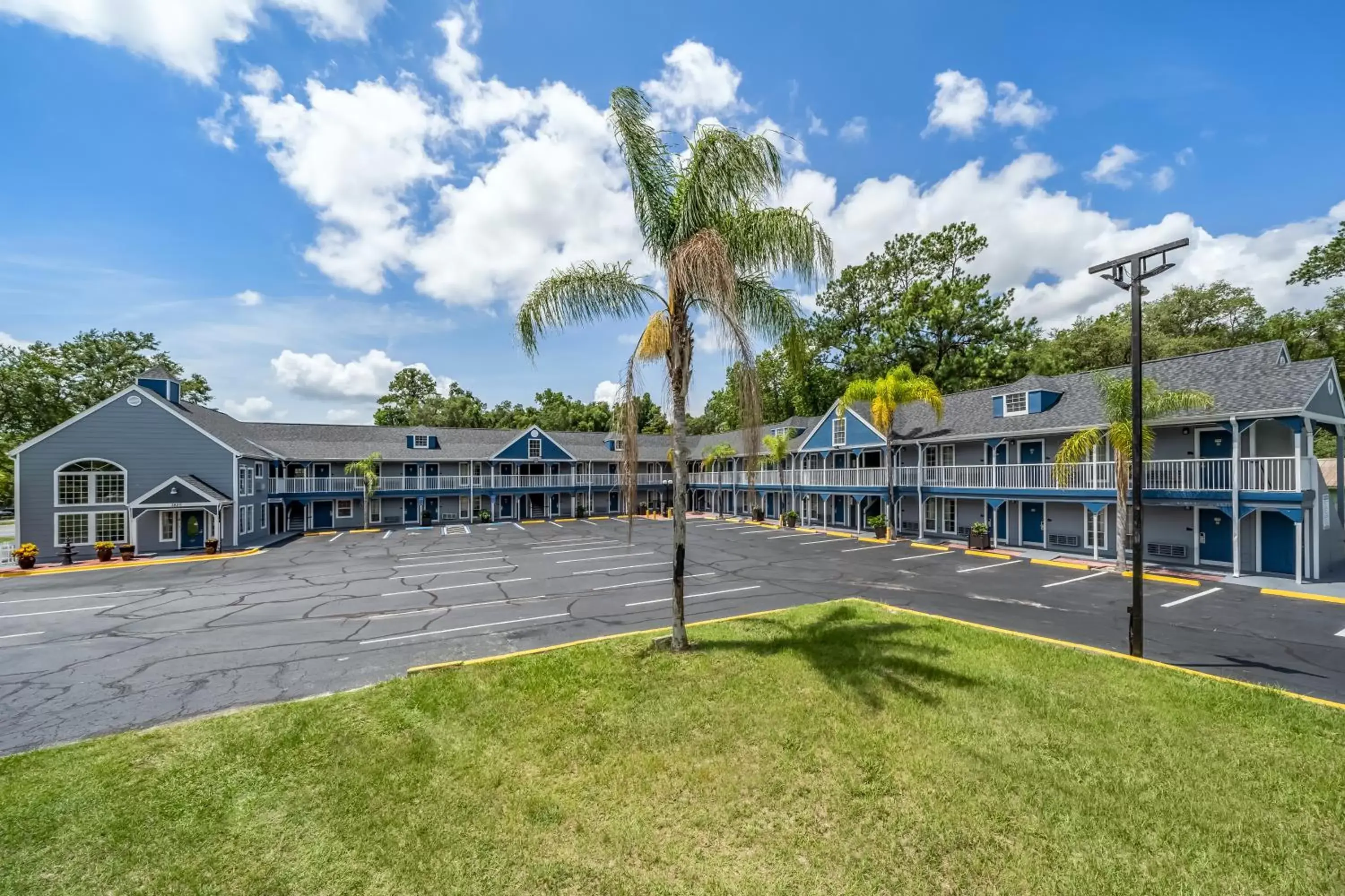 Property building in GatorTown Inn